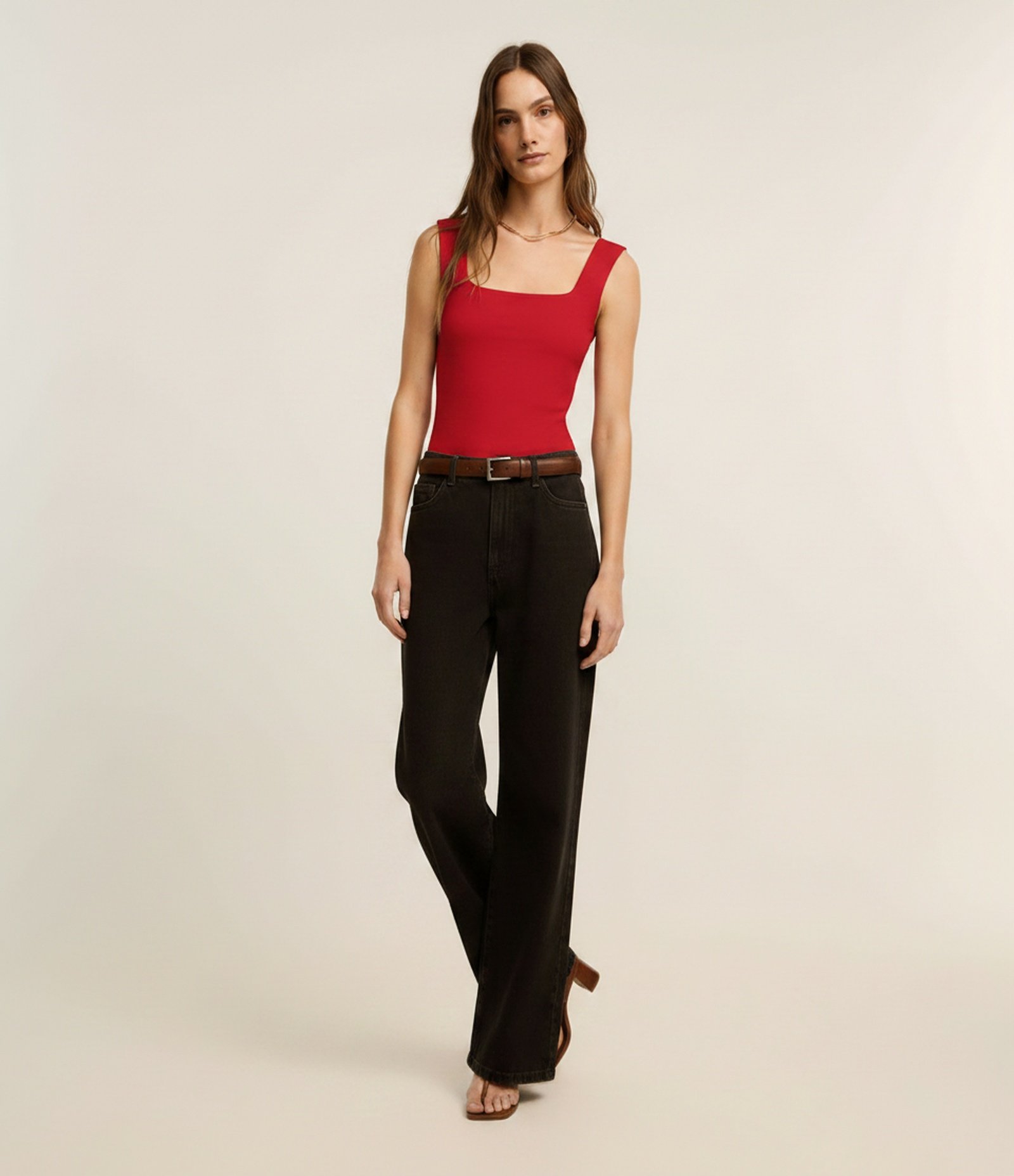Blusa Básica em Poliamida com Decote Quadrado Vermelho 1