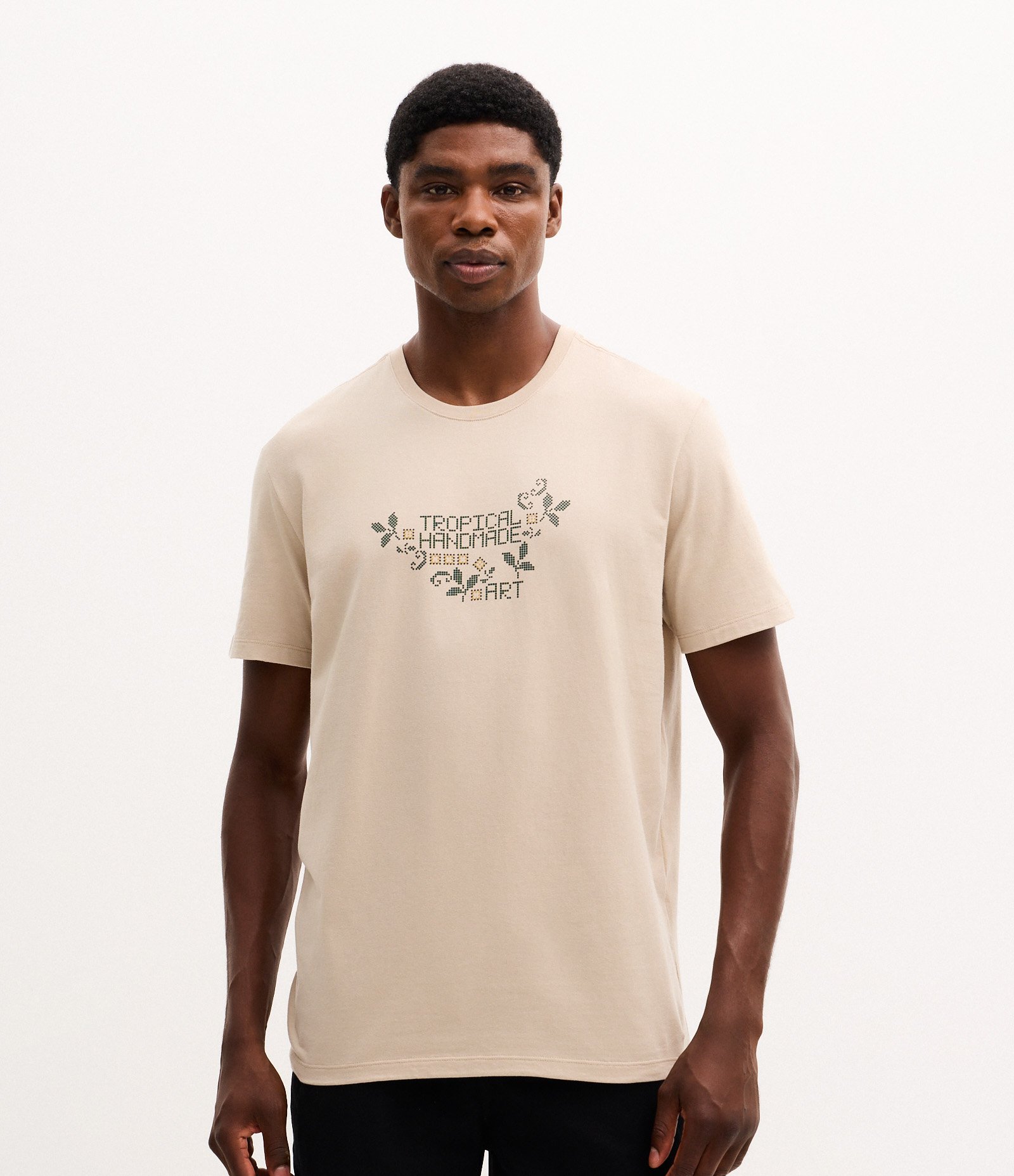 Camiseta Manga Curta em Algodão com Lettering Tropical Handmade Cinza 1