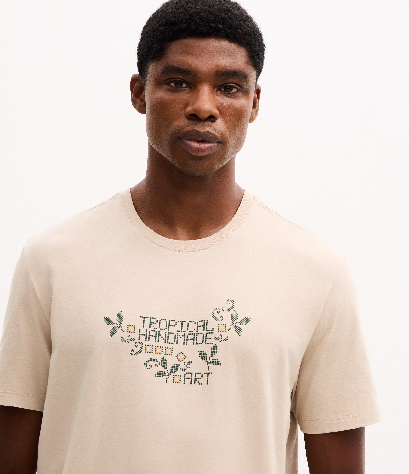 Camiseta Manga Curta em Algodão com Lettering Tropical Handmade Cinza 4