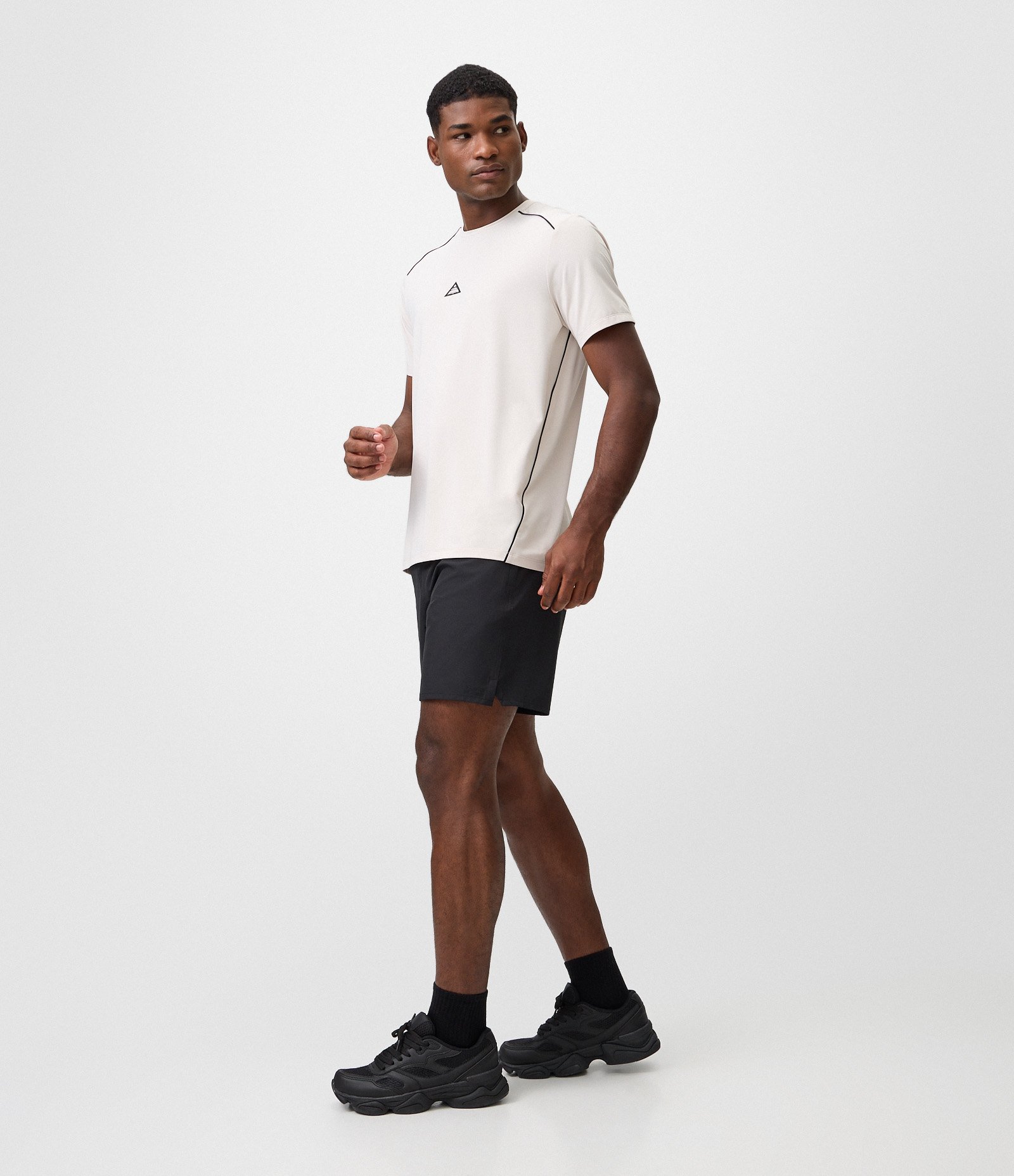 Camiseta Esportiva Dry com Manga Raglan Off White 2