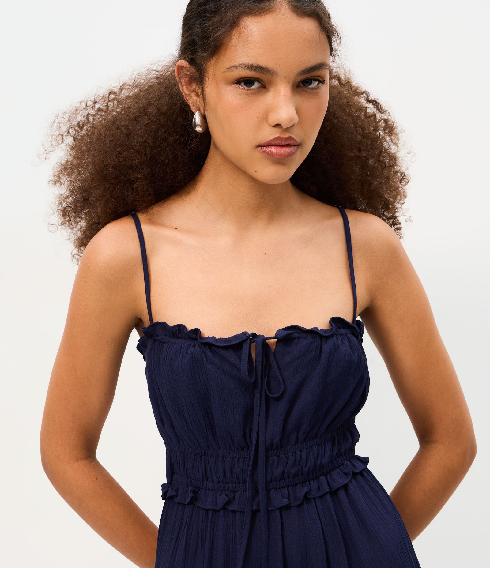 Vestido Curto em Viscose com Alças Finas e Amarração no Busto Azul 3