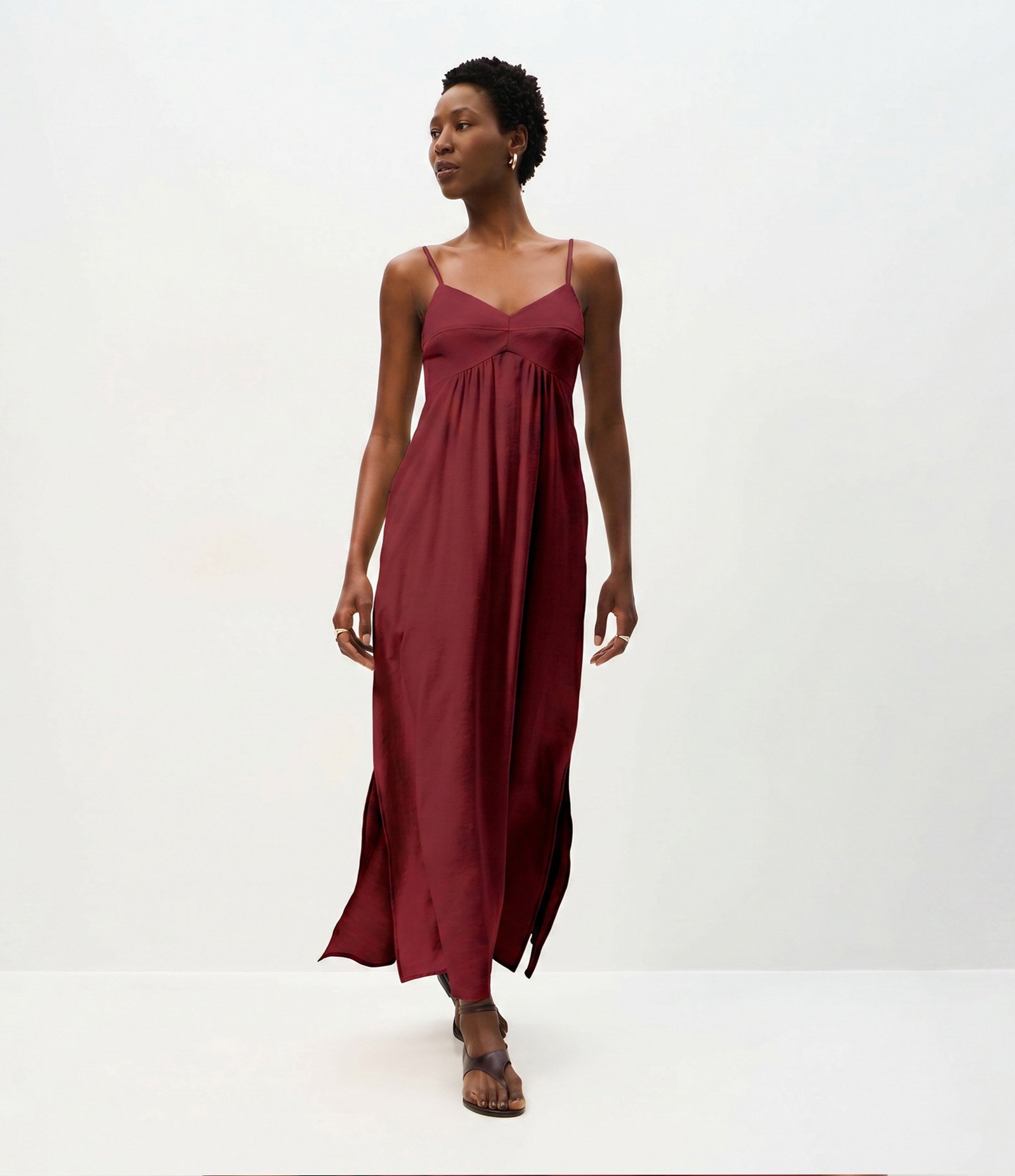 Vestido Midi Evasê em Viscose com Decote Coração Vermelho 1