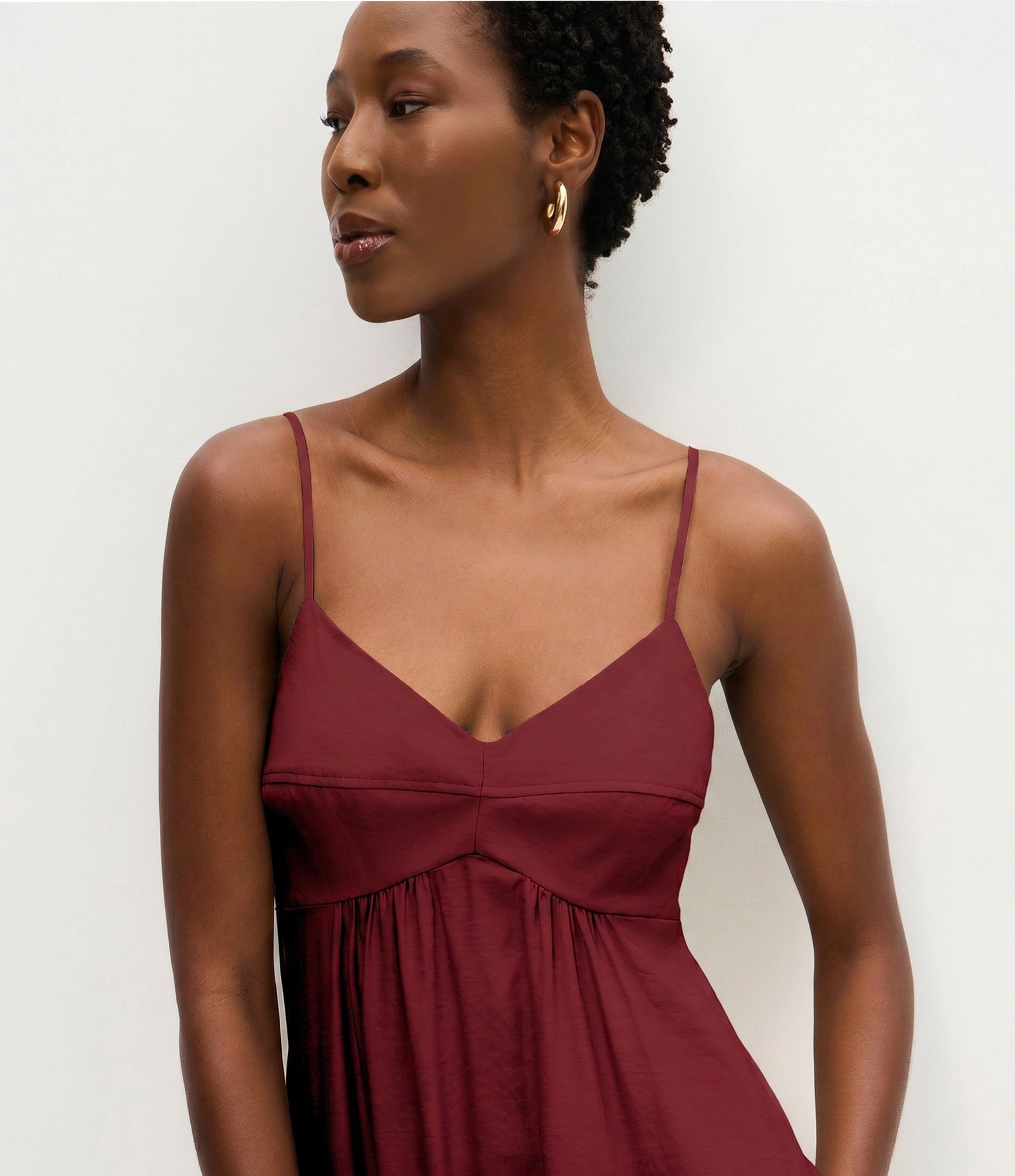 Vestido Midi Evasê em Viscose com Decote Coração Vermelho 2