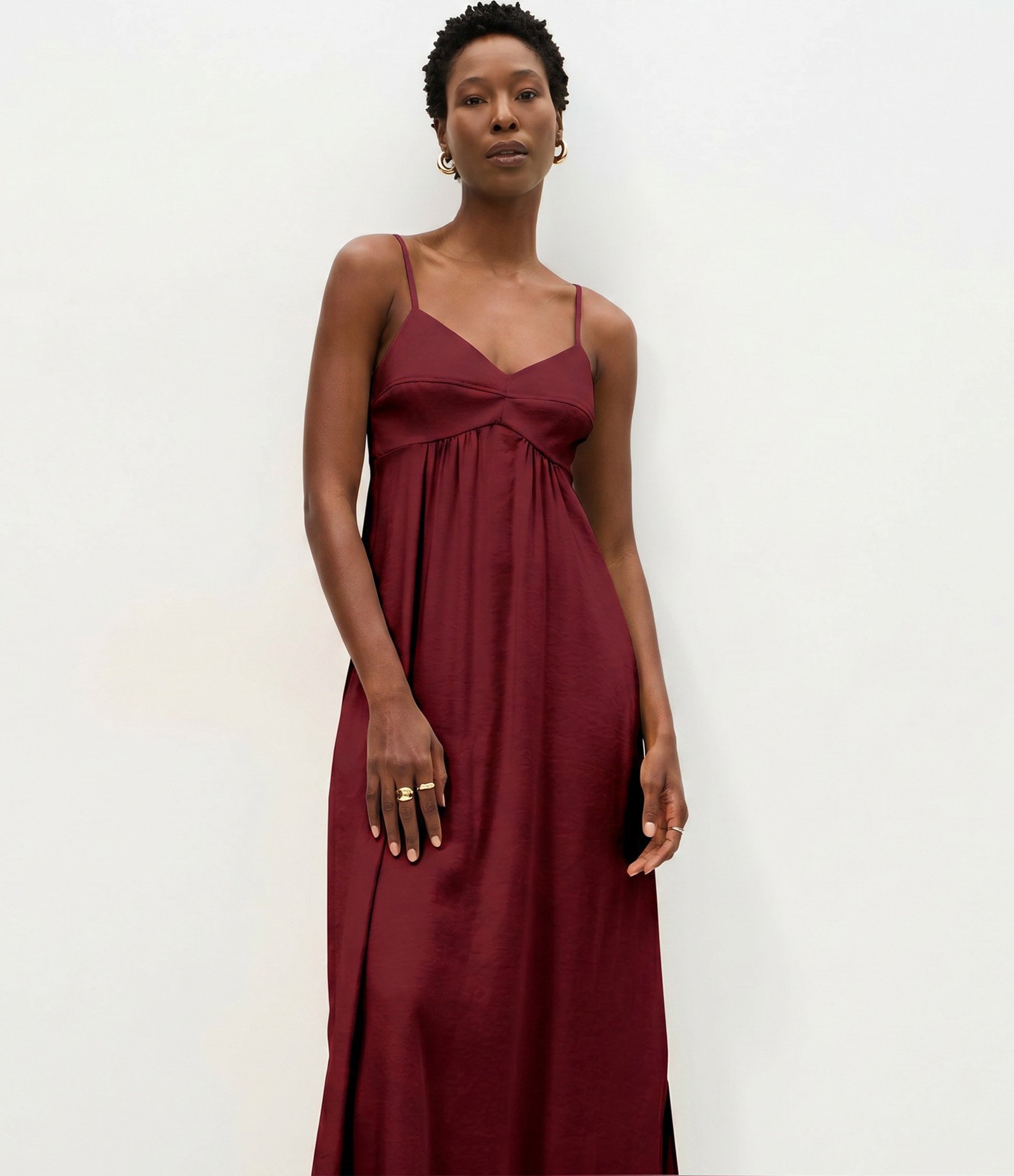 Vestido Midi Evasê em Viscose com Decote Coração Vermelho 4