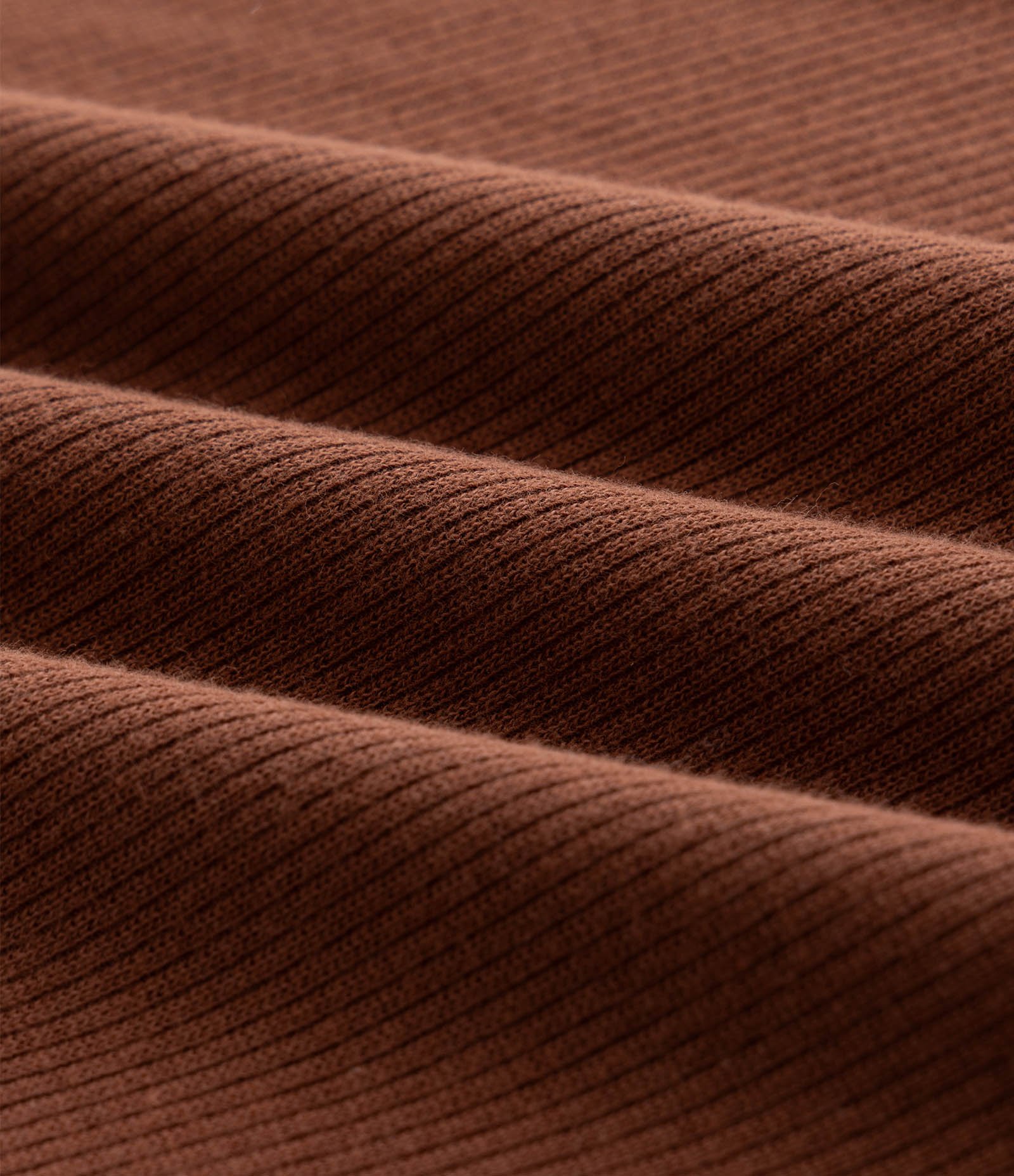 Blusa Regata em Ribana com Gola V em Retilínea Curve & Plus Size Marrom 3