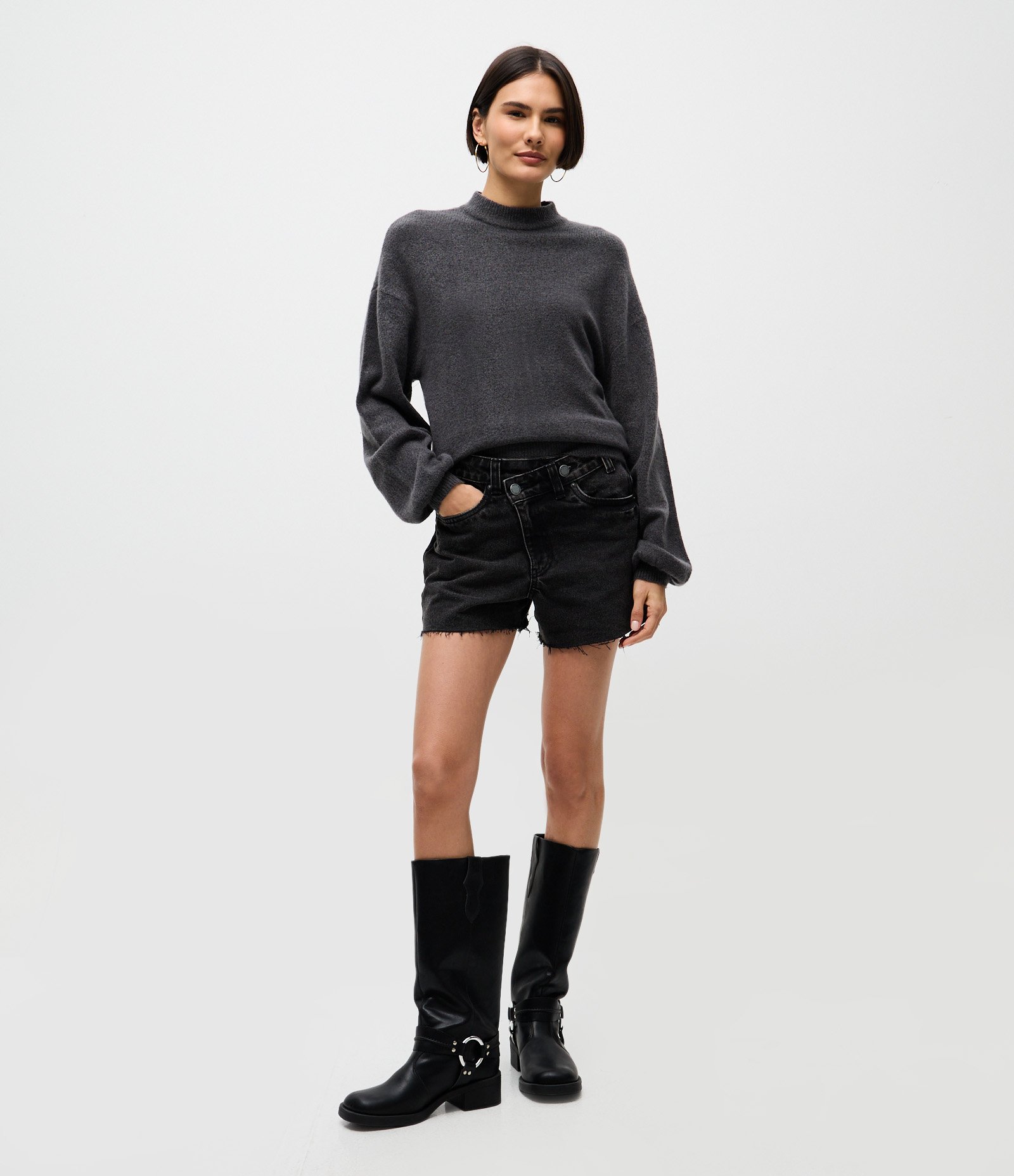 Short Midi em Jeans com Cintura Média Preto 1