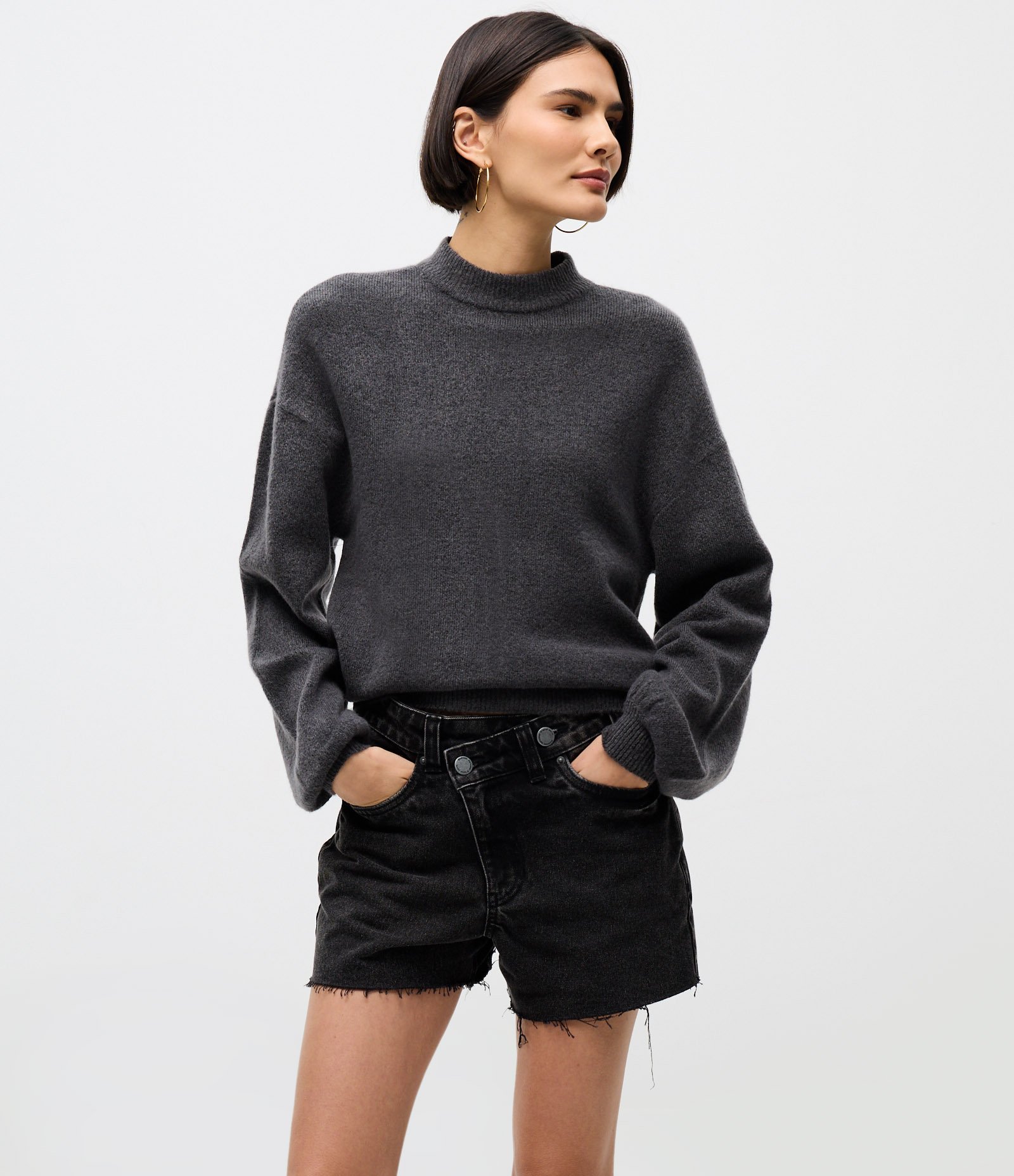 Short Midi em Jeans com Cintura Média Preto 2
