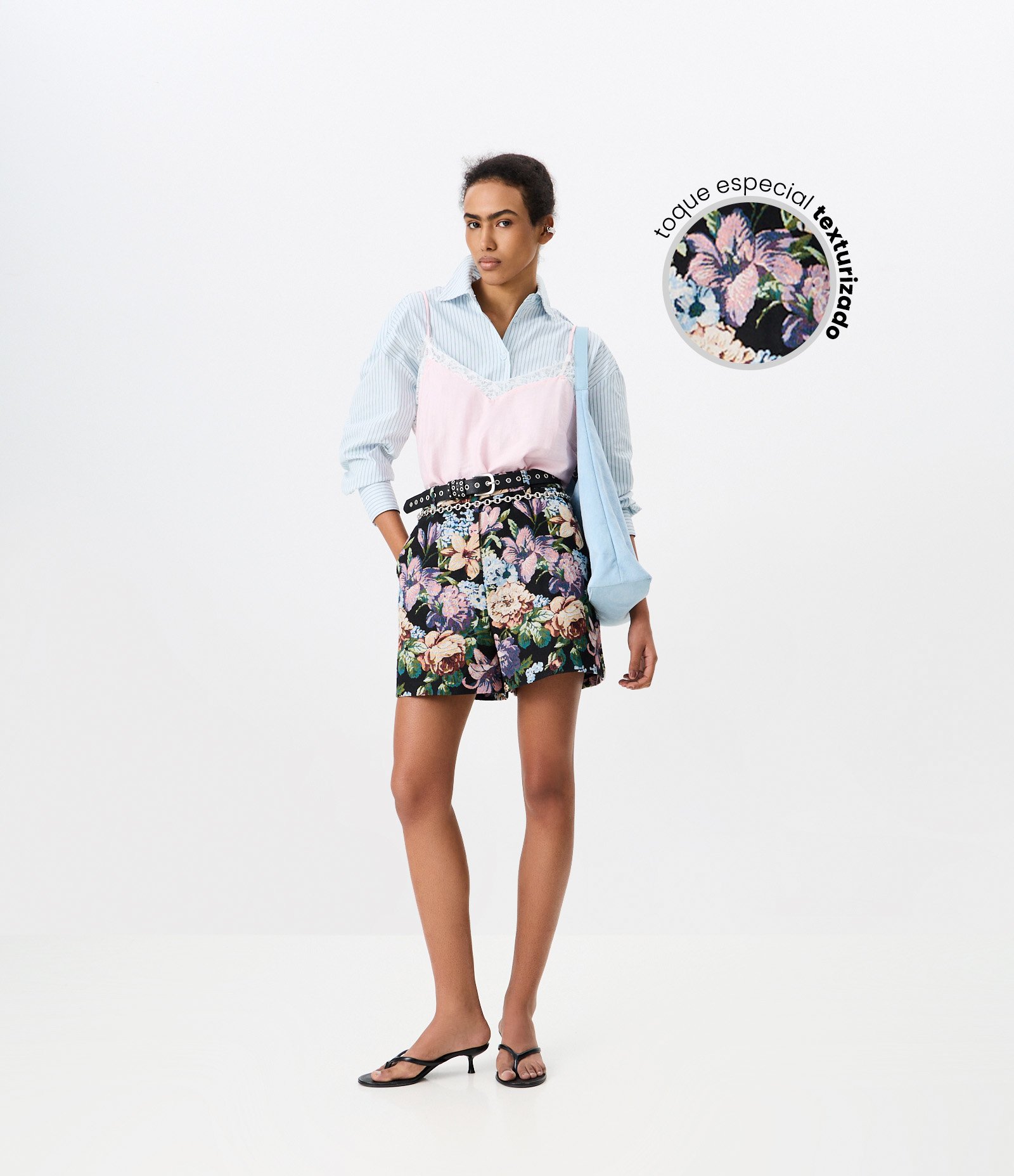 Short Cintura Alta em Jacquard Floral com Cós Alfaiatado Preto 1