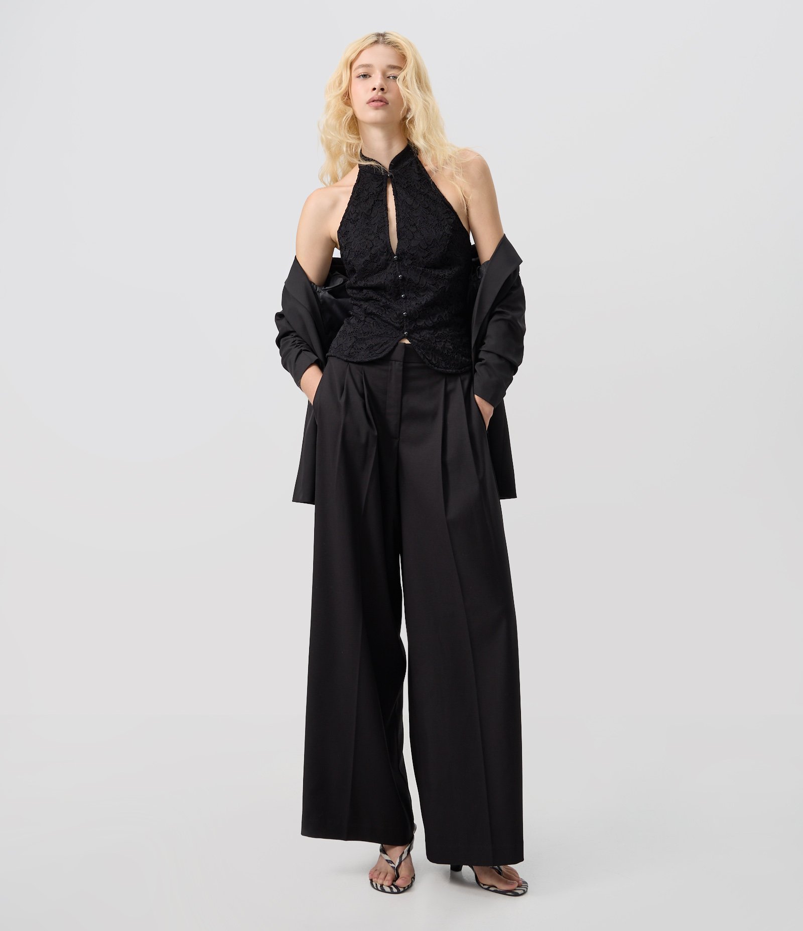 Calça Alfaiatada com Pregas Preto 1
