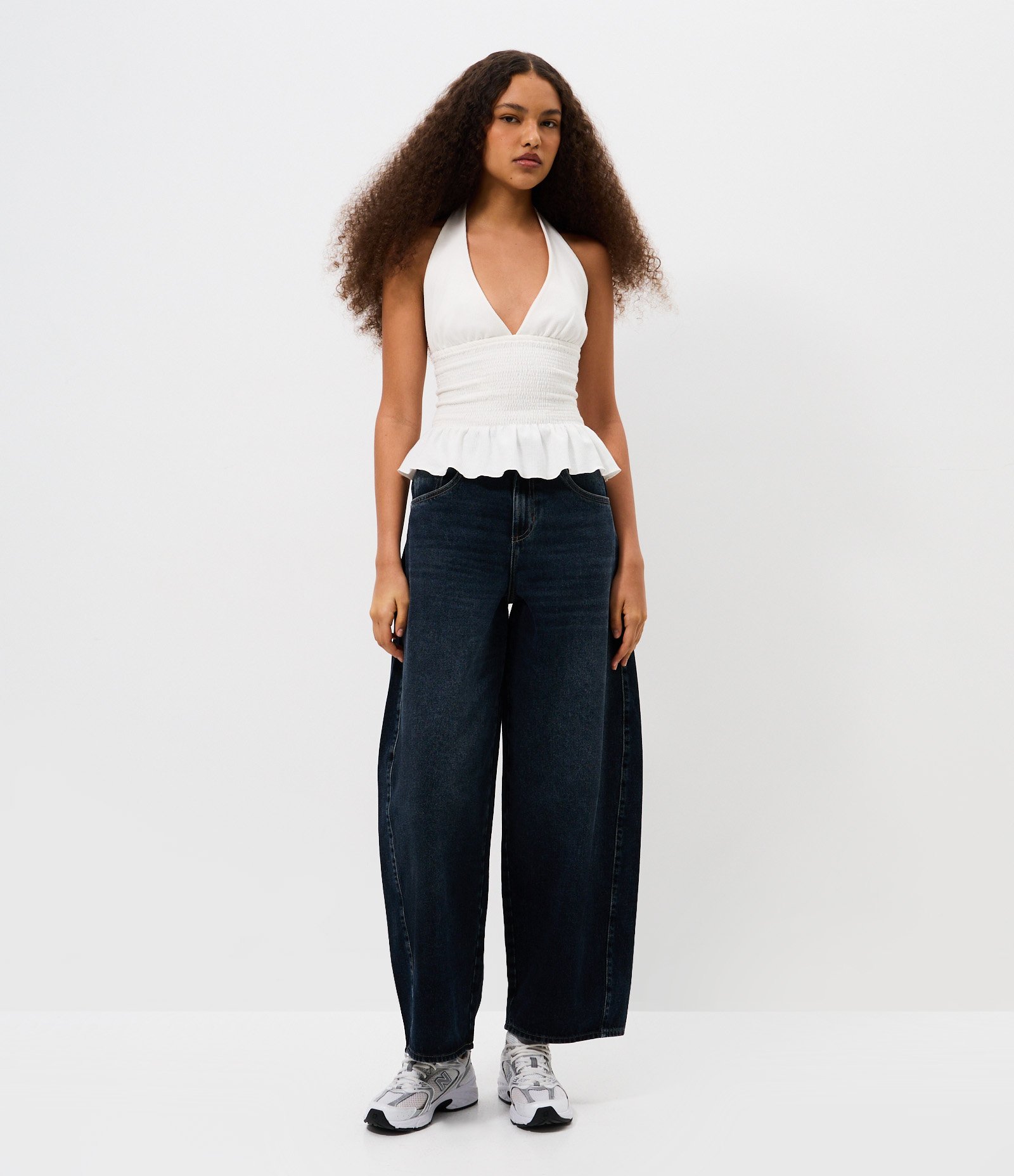 Calça Barrel em Jeans com Recorte Lateral Escuro 1
