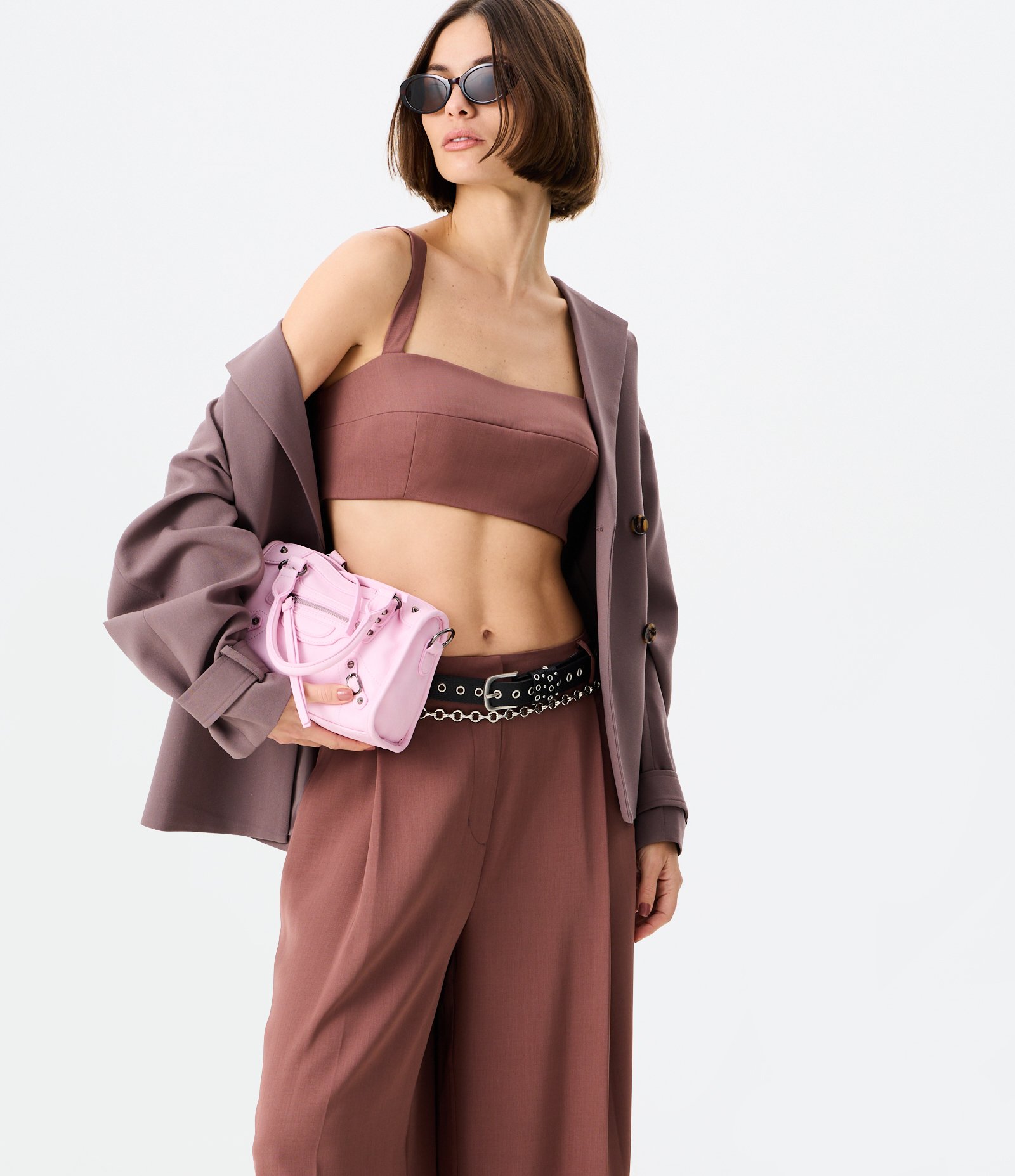 Blusa Cropped Alfaiatada com Decote Coração e Lastex nas Costas Marrom 1