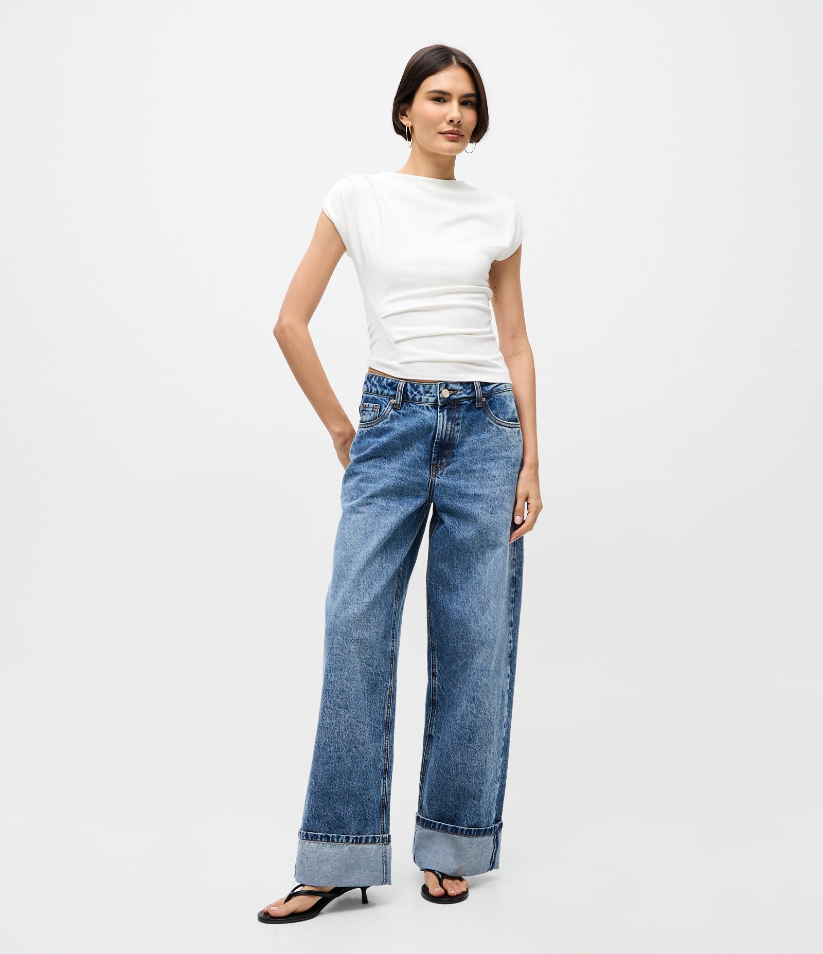 Calça Wide Leg Jeans com Cintura Baixa e Barra Dobrada Azul 1