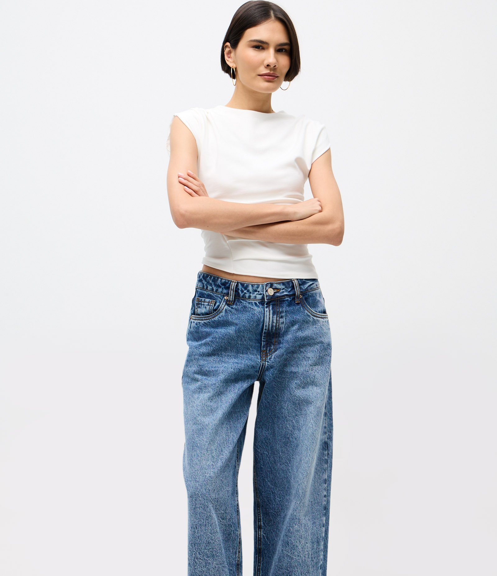 Calça Wide Leg Jeans com Cintura Baixa e Barra Dobrada Azul 2