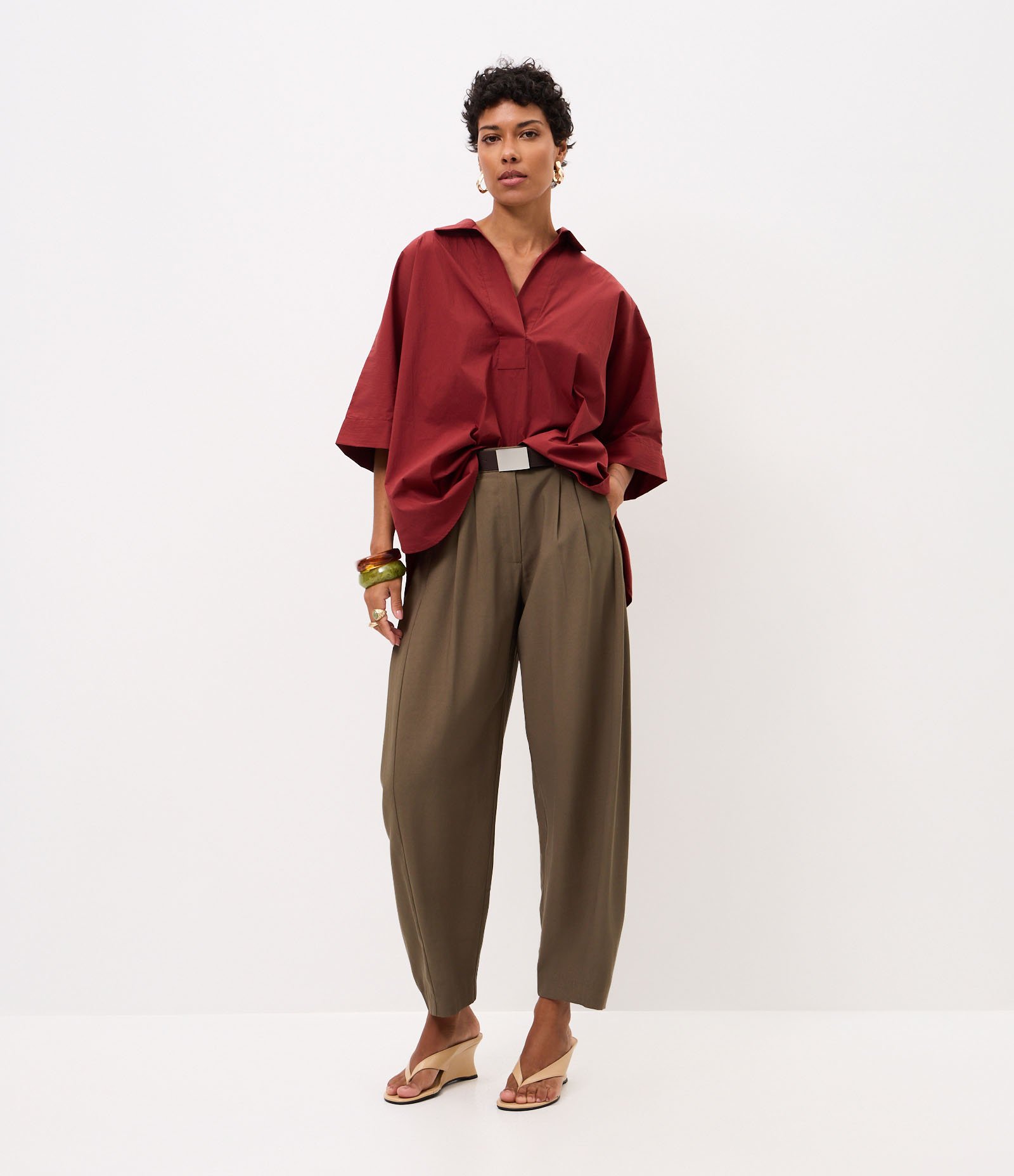 Calça Barrel Alfaiatada com Cinto Cinza 1