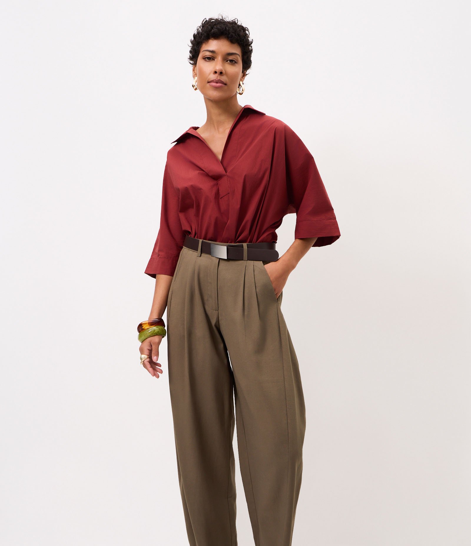 Calça Barrel Alfaiatada com Cinto Cinza 2