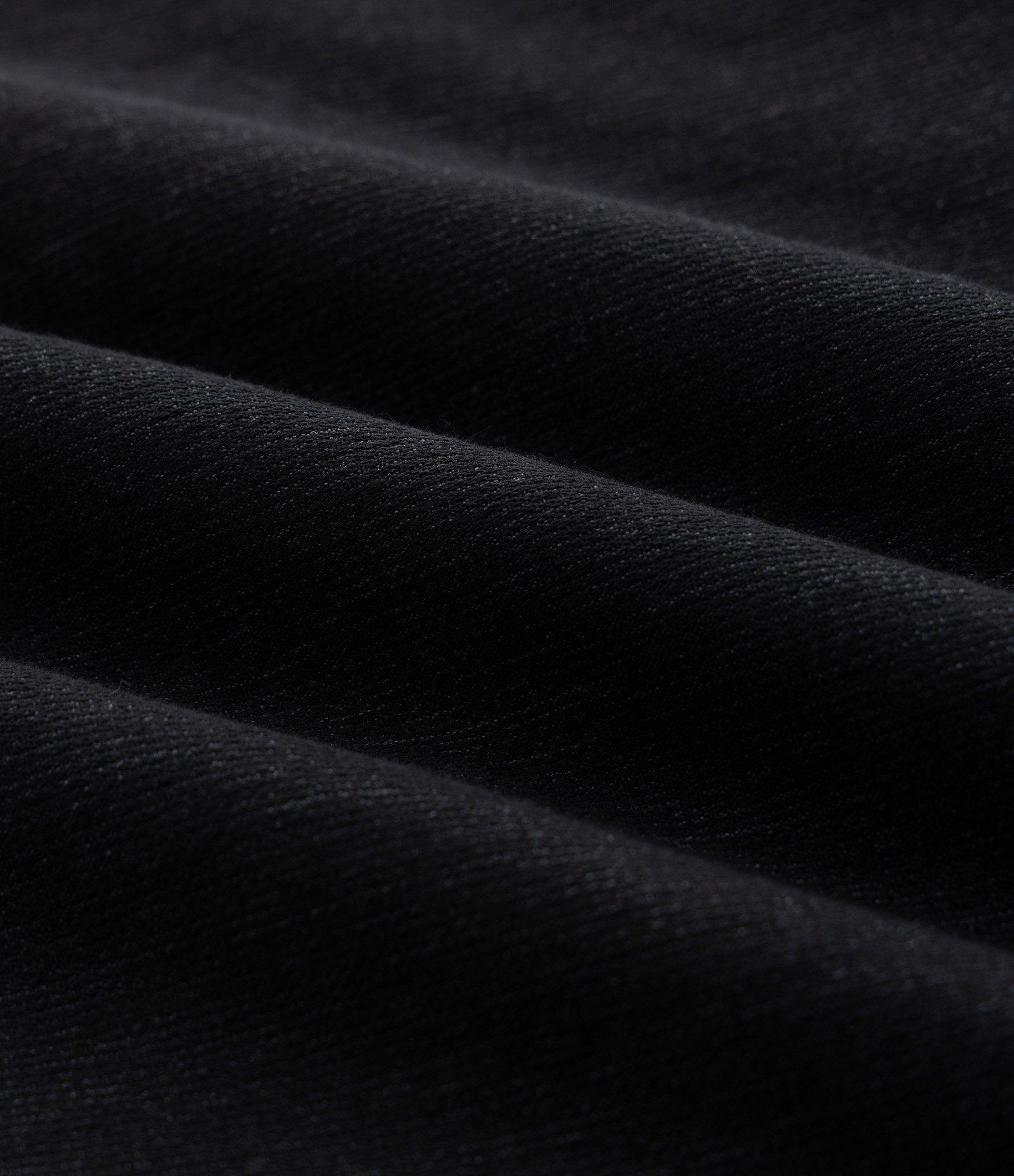 Bermuda em Sarja Texturizada com Cós Elástico Preto 8