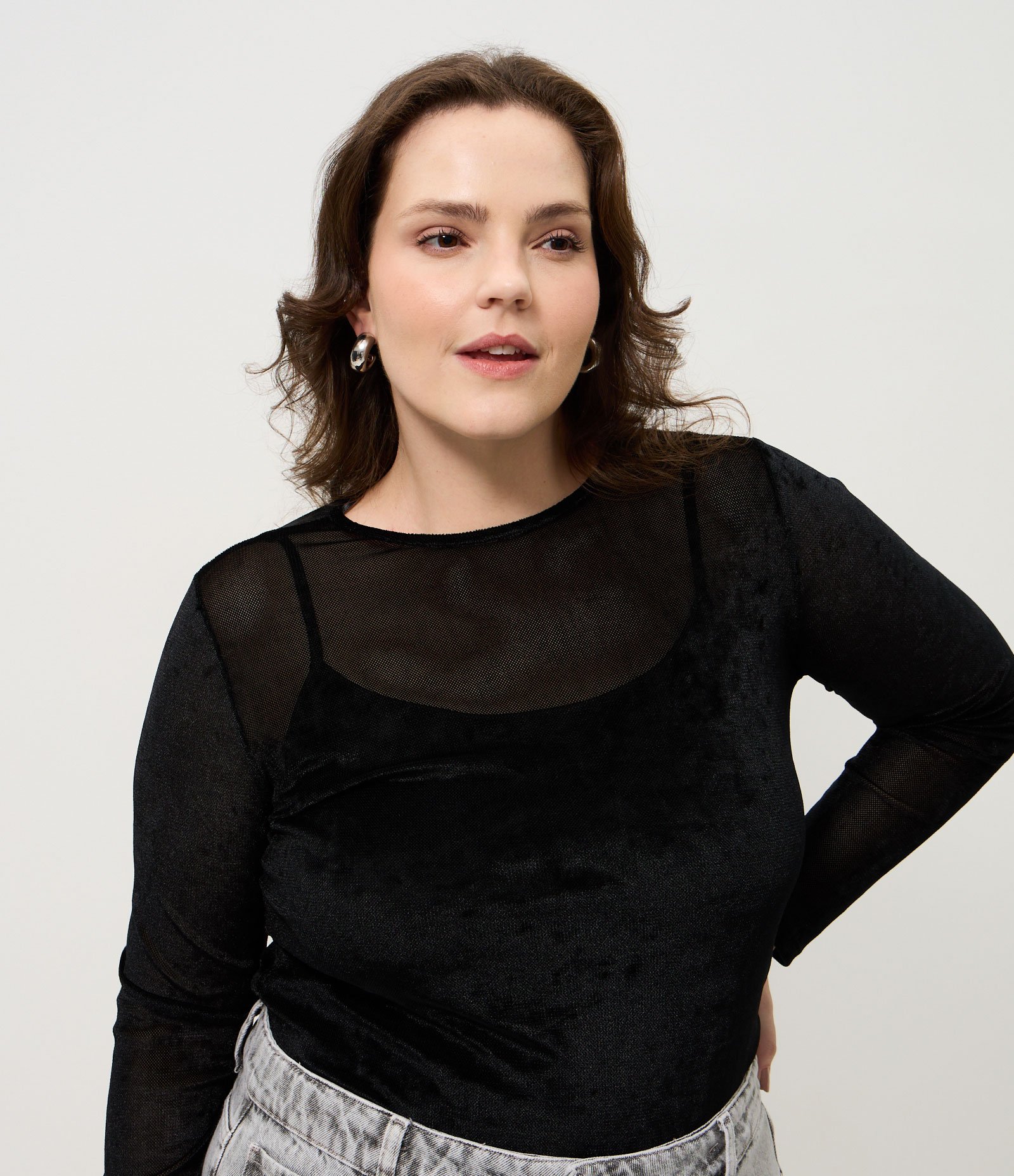 Blusa Tule Velvet Manga Longa Curve & Plus Size Preto 3