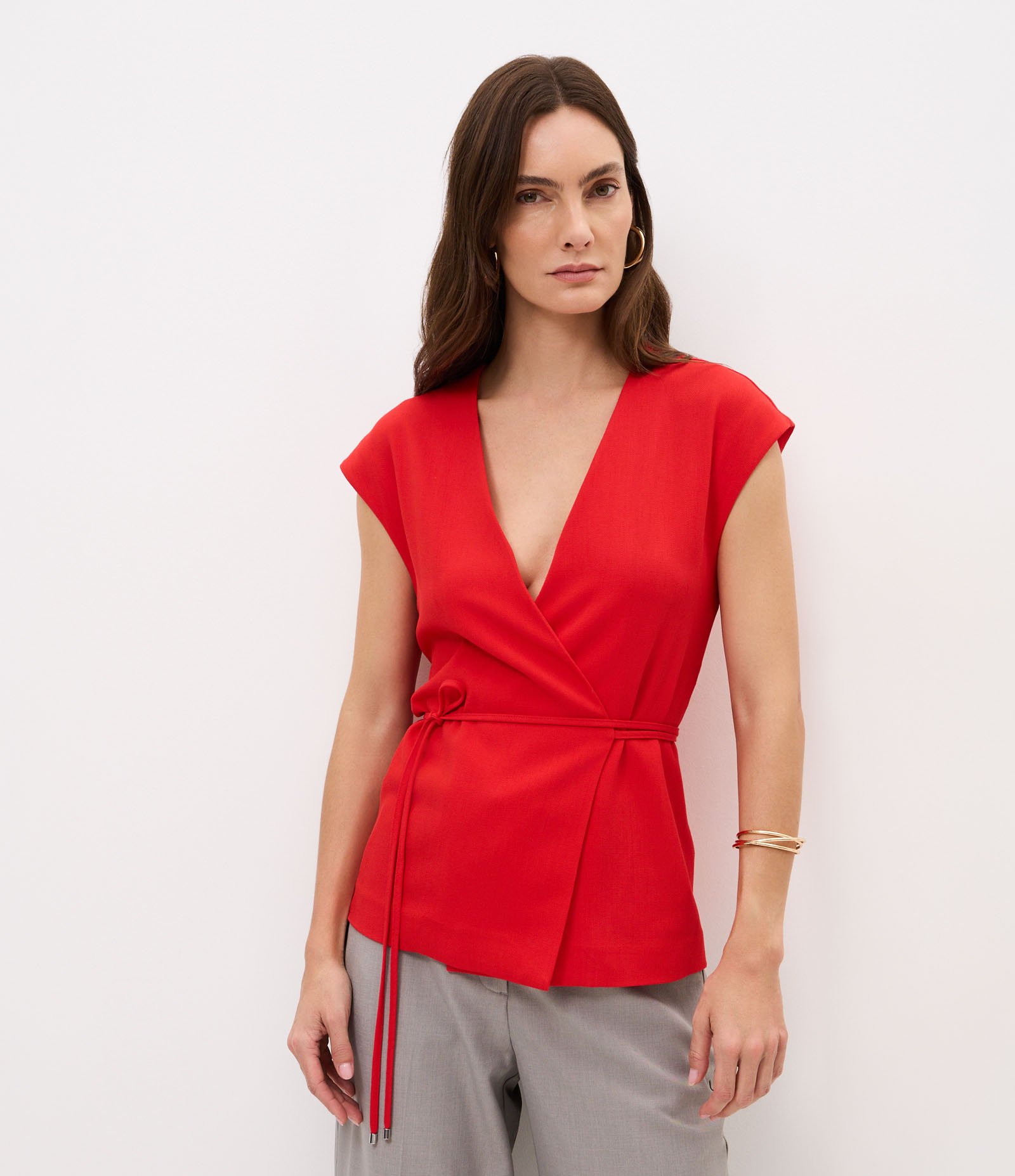 Blusa Alfaiatada Transpassada com Amarração Vermelho 1