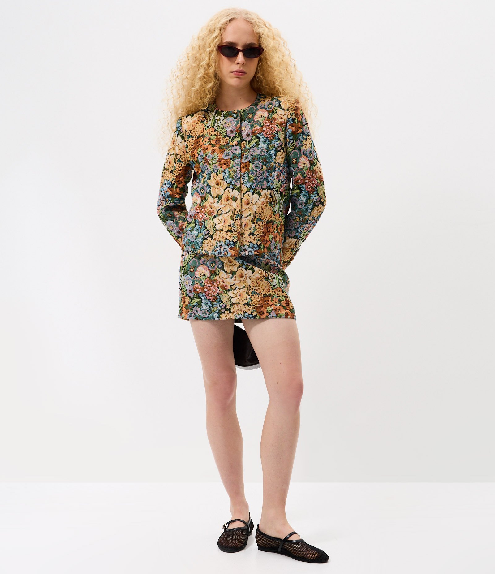 Jaqueta em Jacquard com Estampa Floral e Botões Forrados Amarelo 3