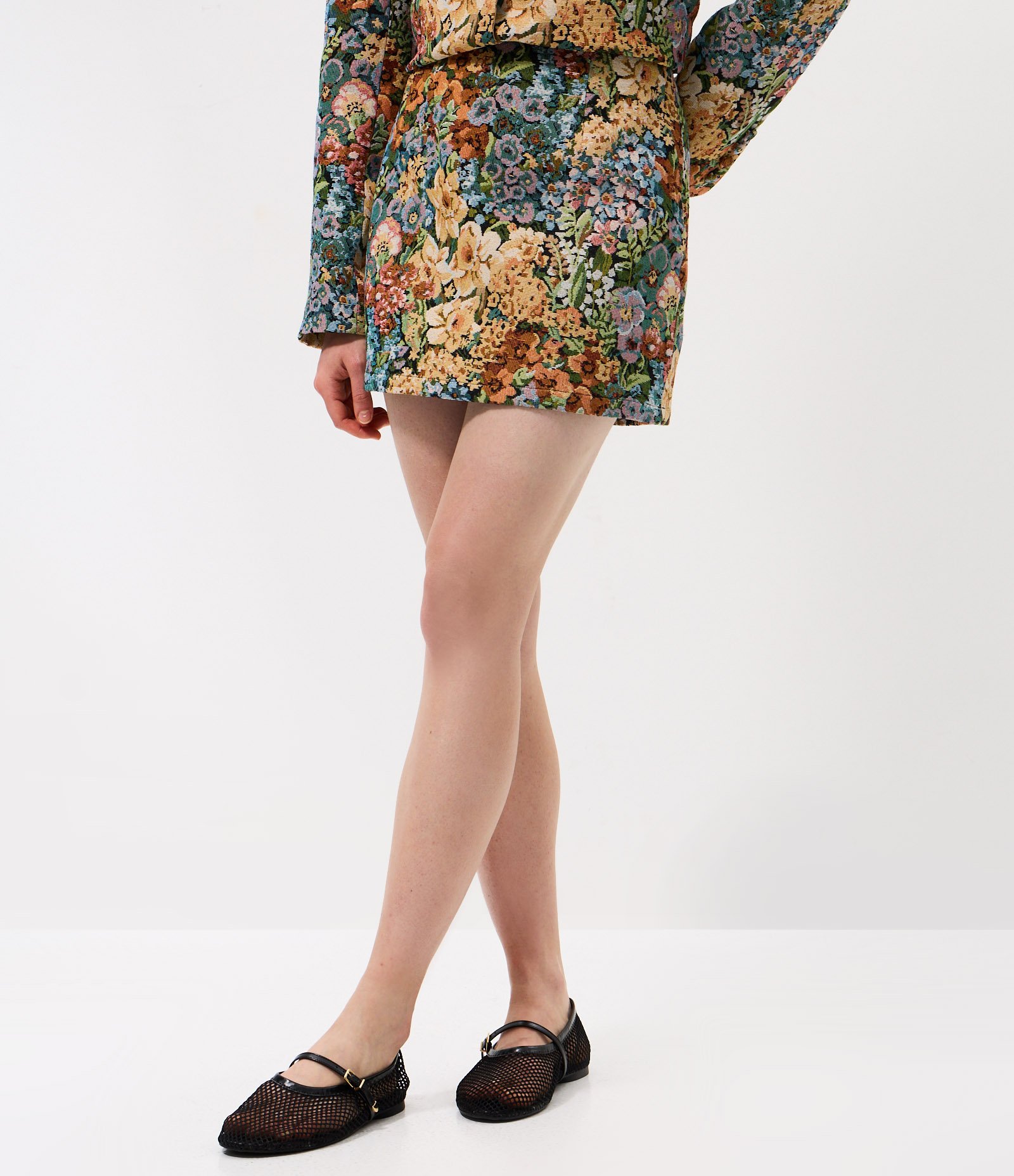 Saia Curta em Jacquard Floral Multicores 3