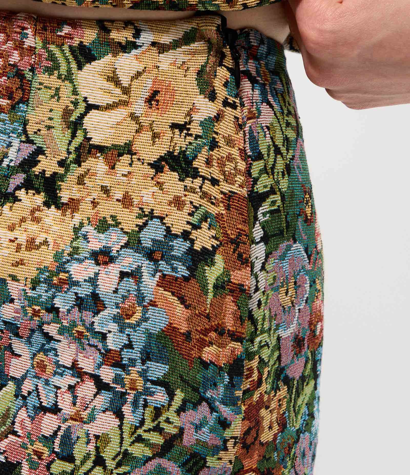Saia Curta em Jacquard Floral Multicores 4