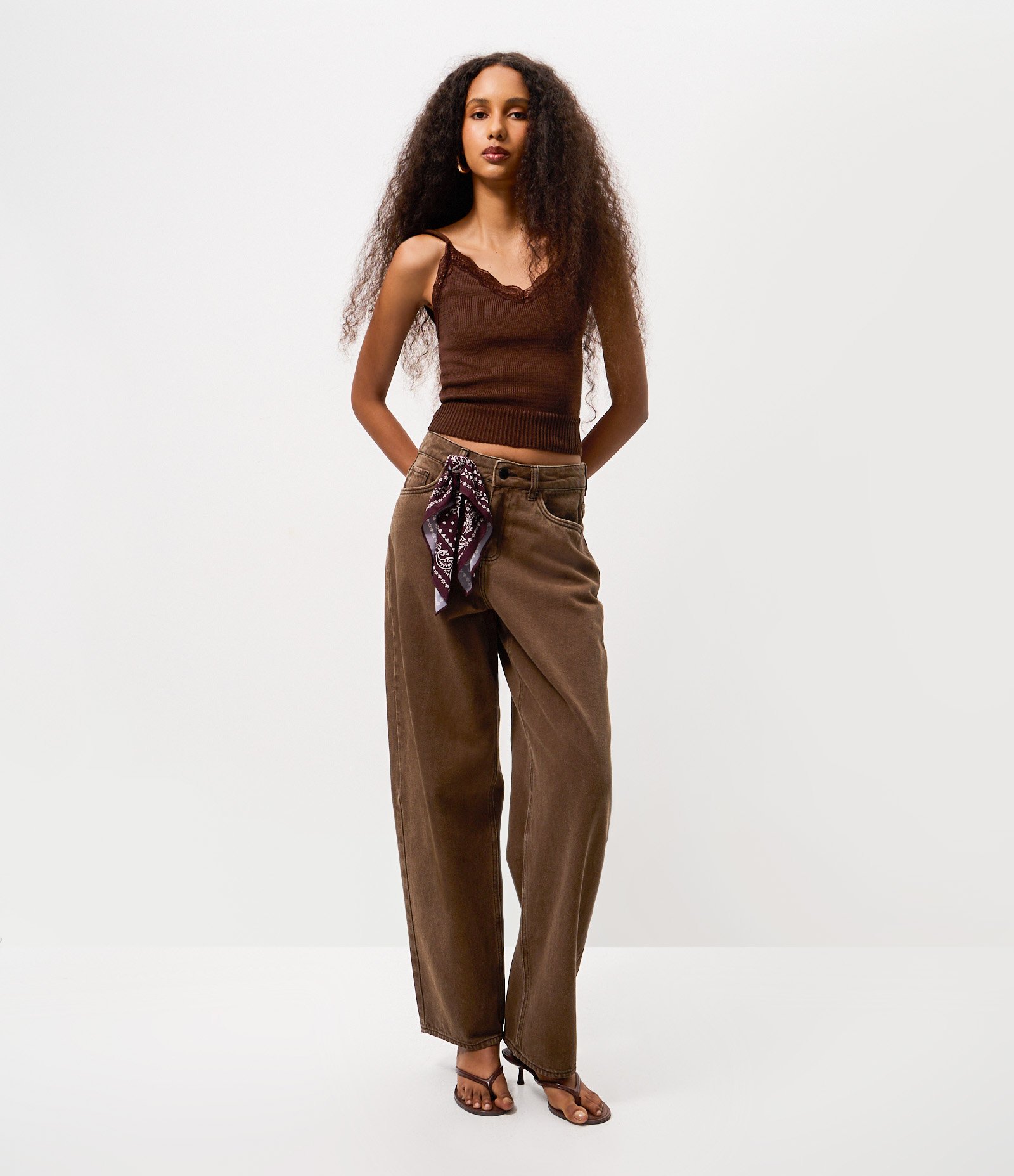Calça Baggy em Jeans com Cintura Média e Lenço Decorative Marrom 1