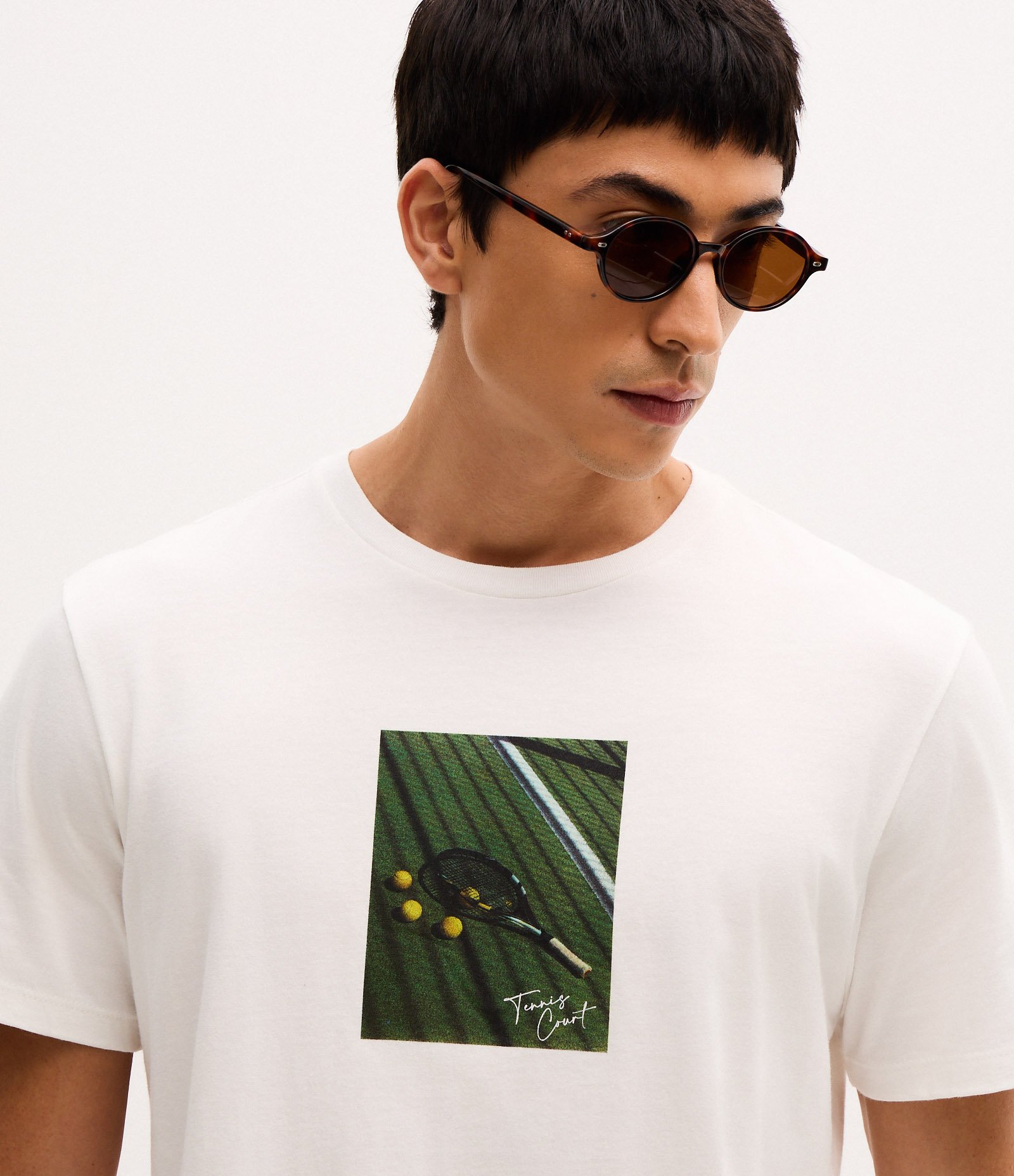 Camiseta Manga Curta em Algodão Estampa Tênis Branco 3