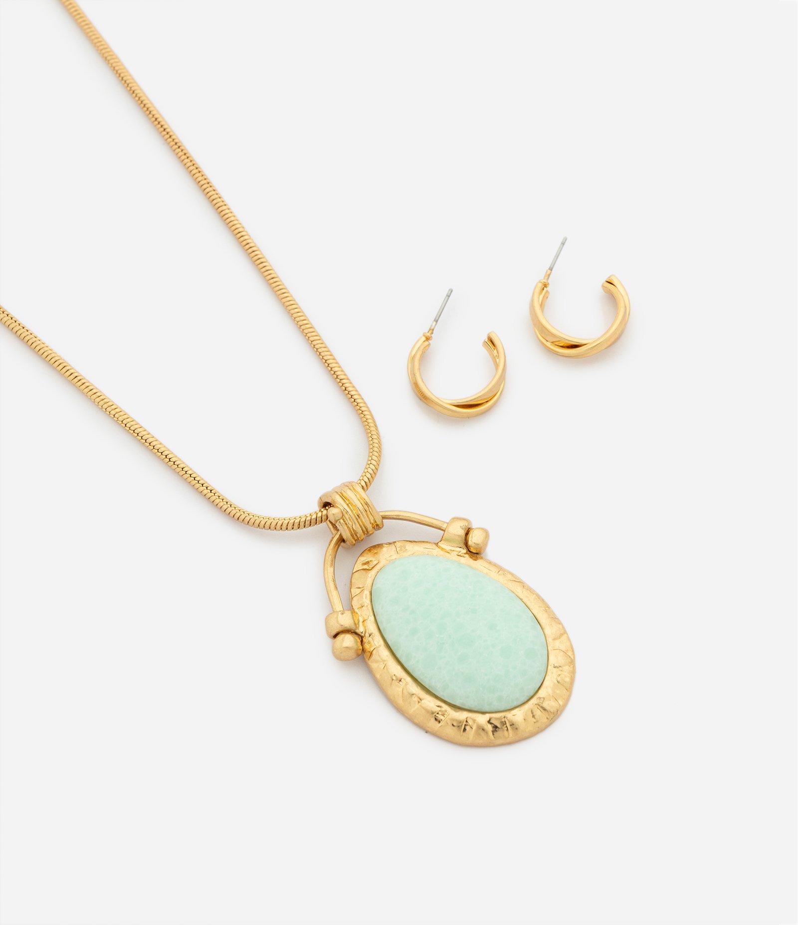 Conjunto de Colar Longo com Pingente Oval e Argolas Dourado 2