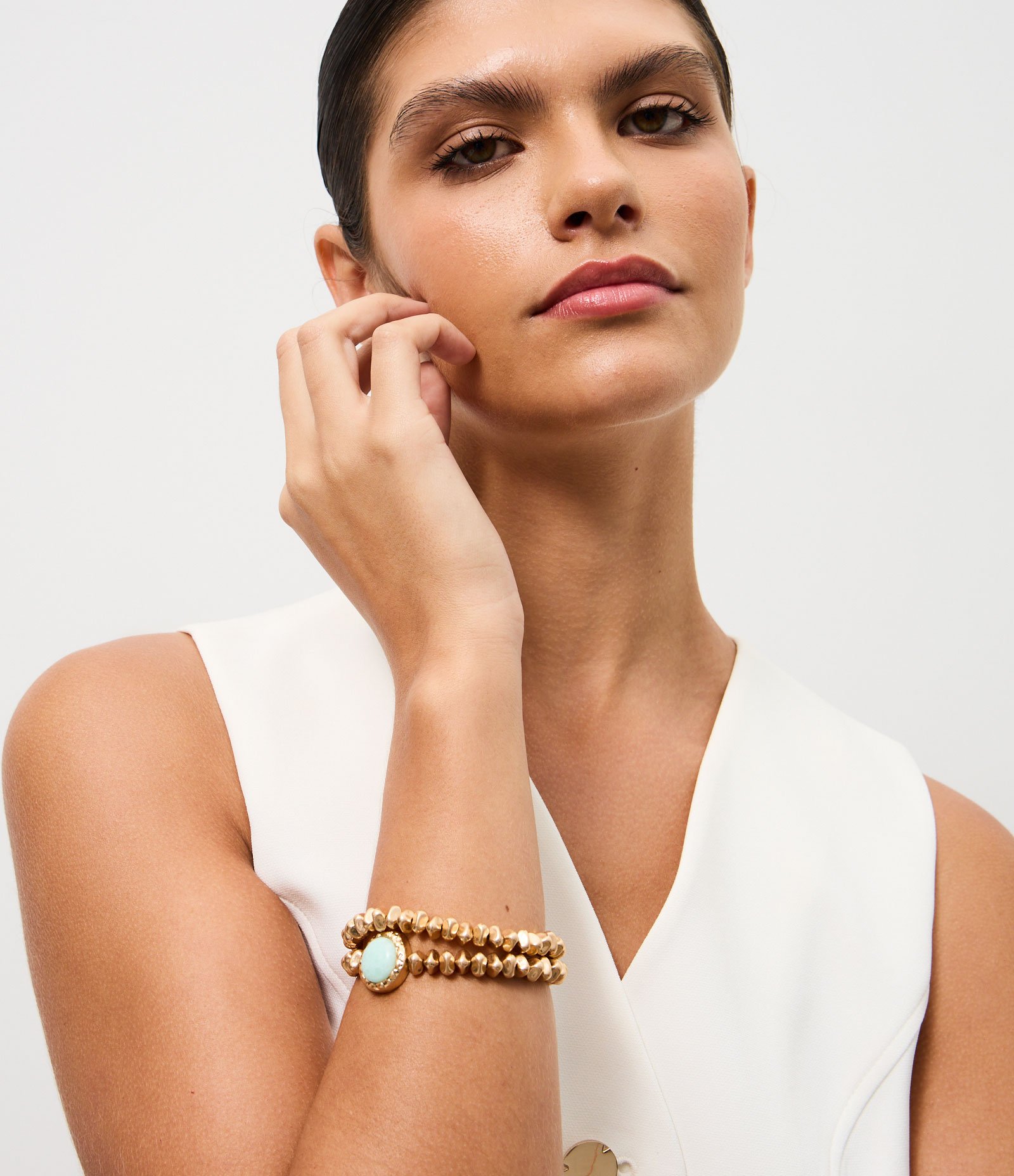 Pulseira com Elástico e Aplicação de Pedra Dourado 1