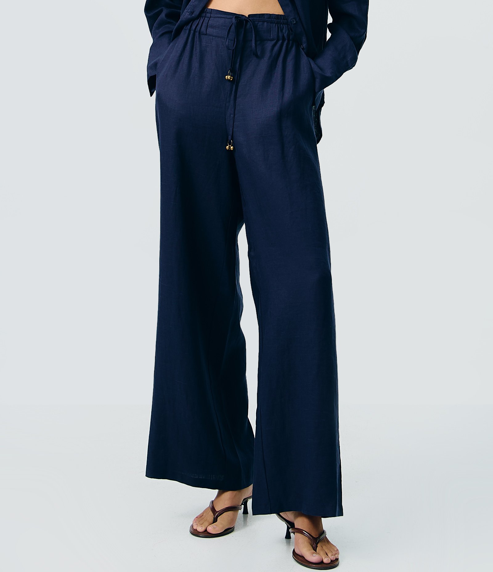 Calça Reta em Linho com Cintura Elástica Azul 2