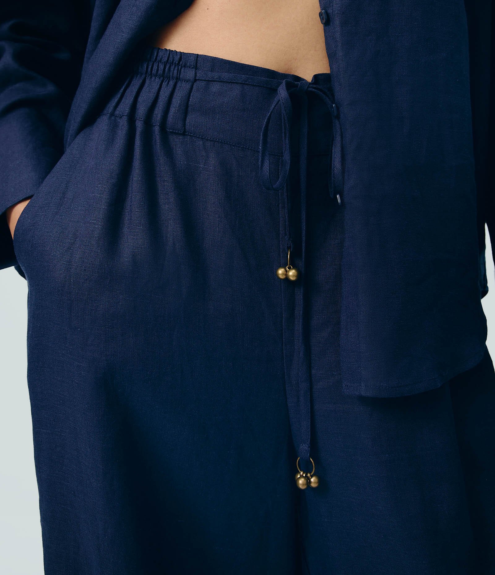Calça Reta em Linho com Cintura Elástica Azul 3