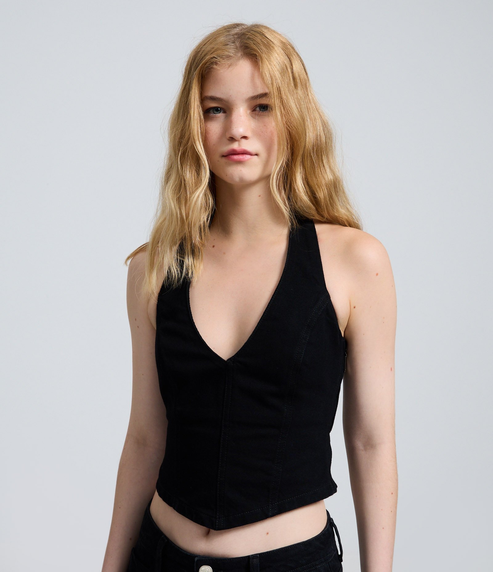 Blusa Jeans Frente Única com Decote V Preto 1