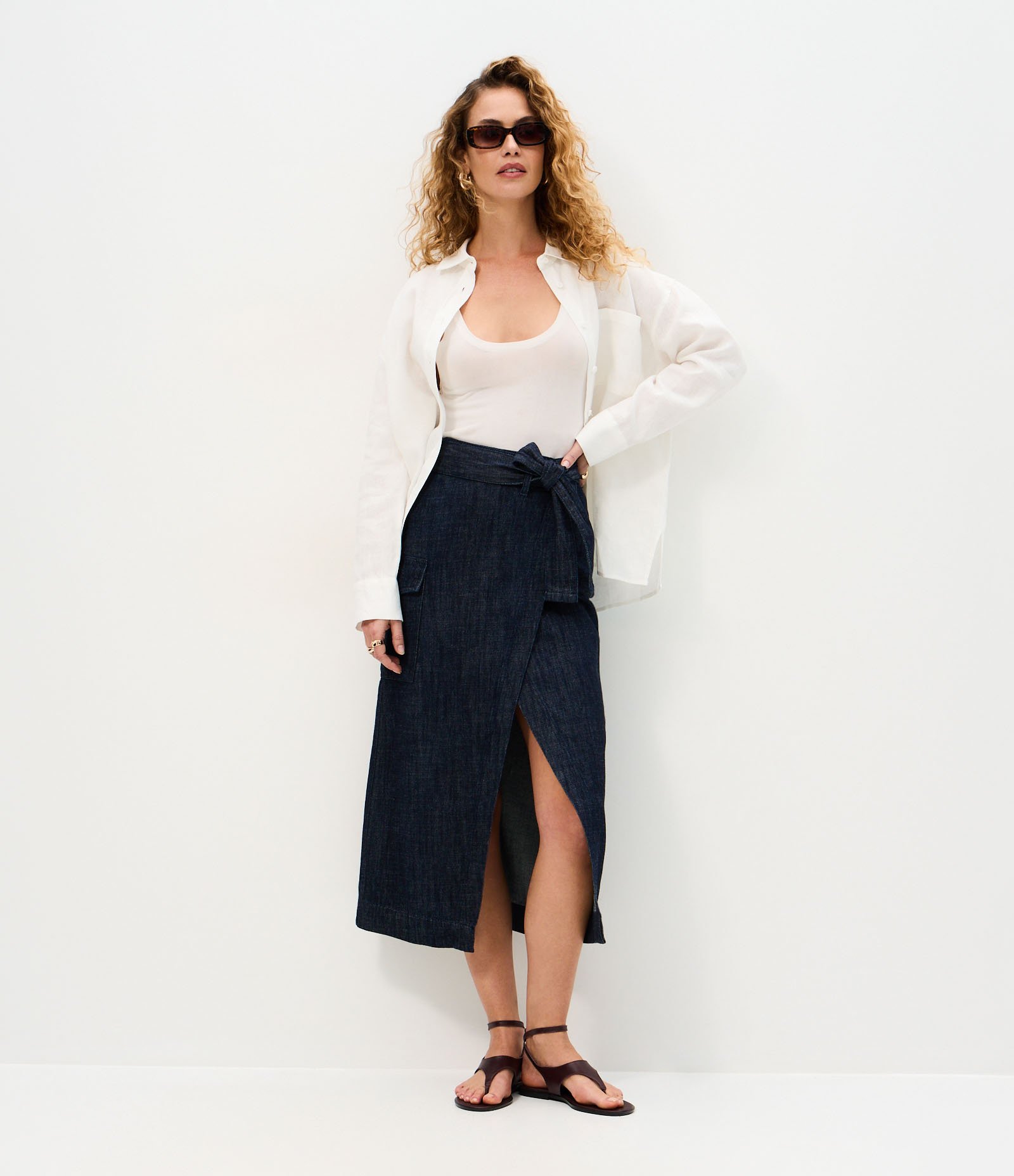 Saia Midi Envelope em Jeans com Cintura Alta e Bolso Cargo Azul Escuro 1