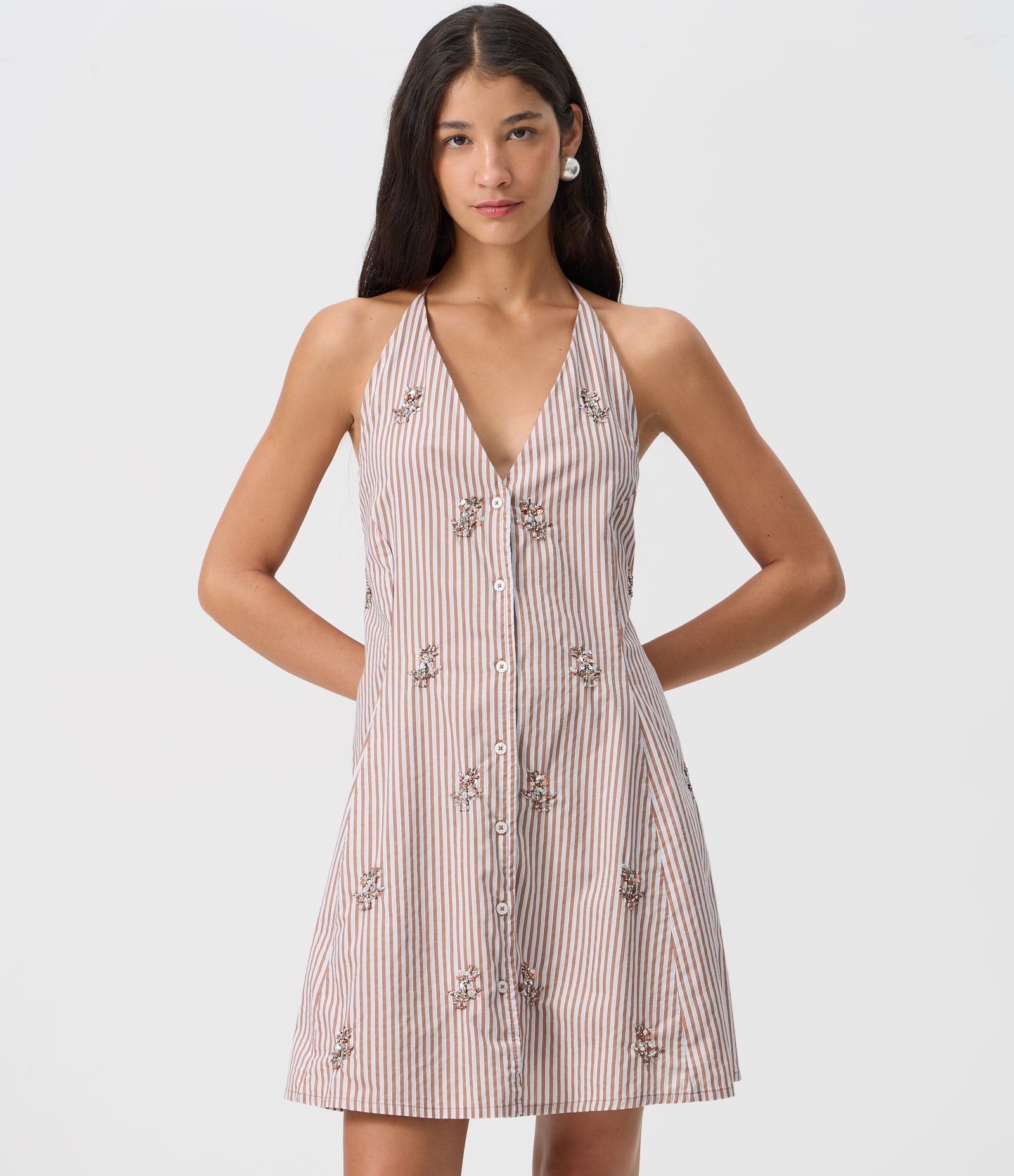 Vestido Curto Frente Única com Estampa de Listras e Bordado Marrom 2