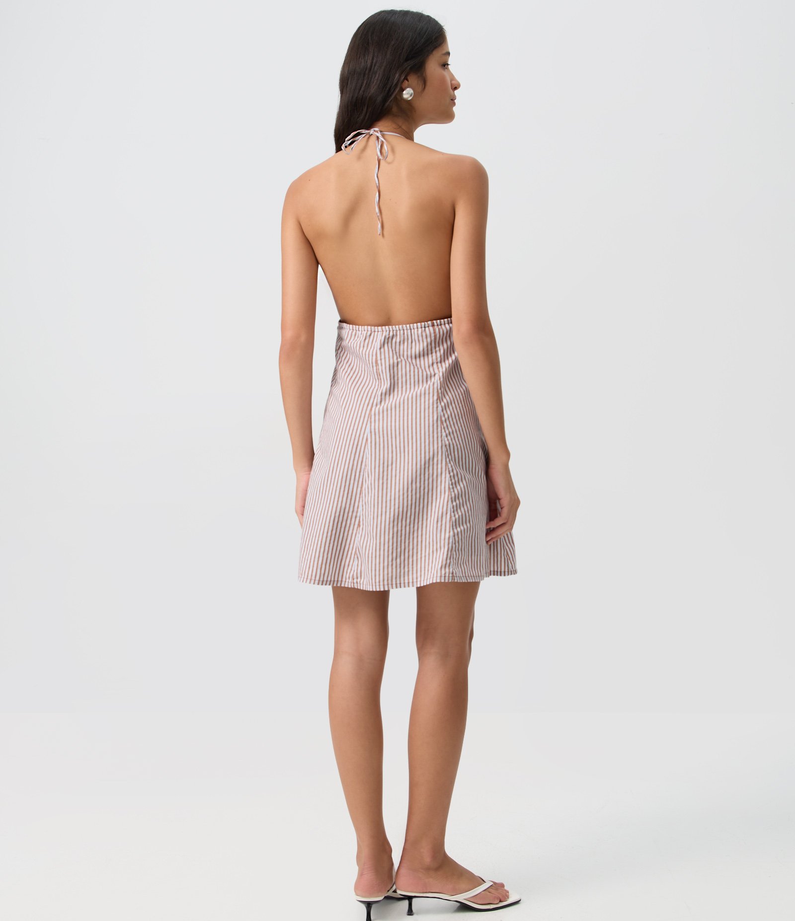 Vestido Curto Frente Única com Estampa de Listras e Bordado Marrom 4