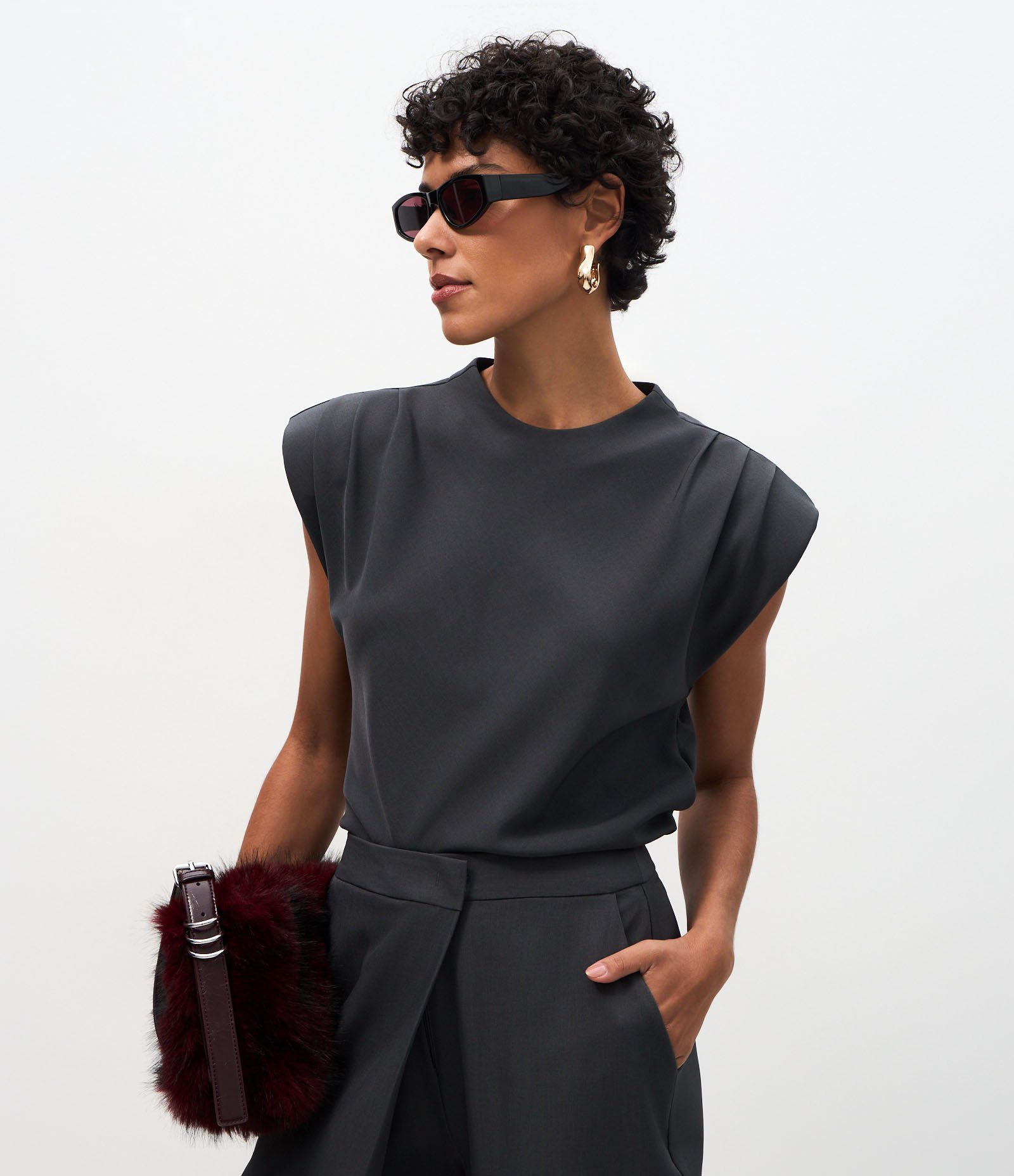 Blusa Alfaiatada com Ombros Marcados Cinza 1