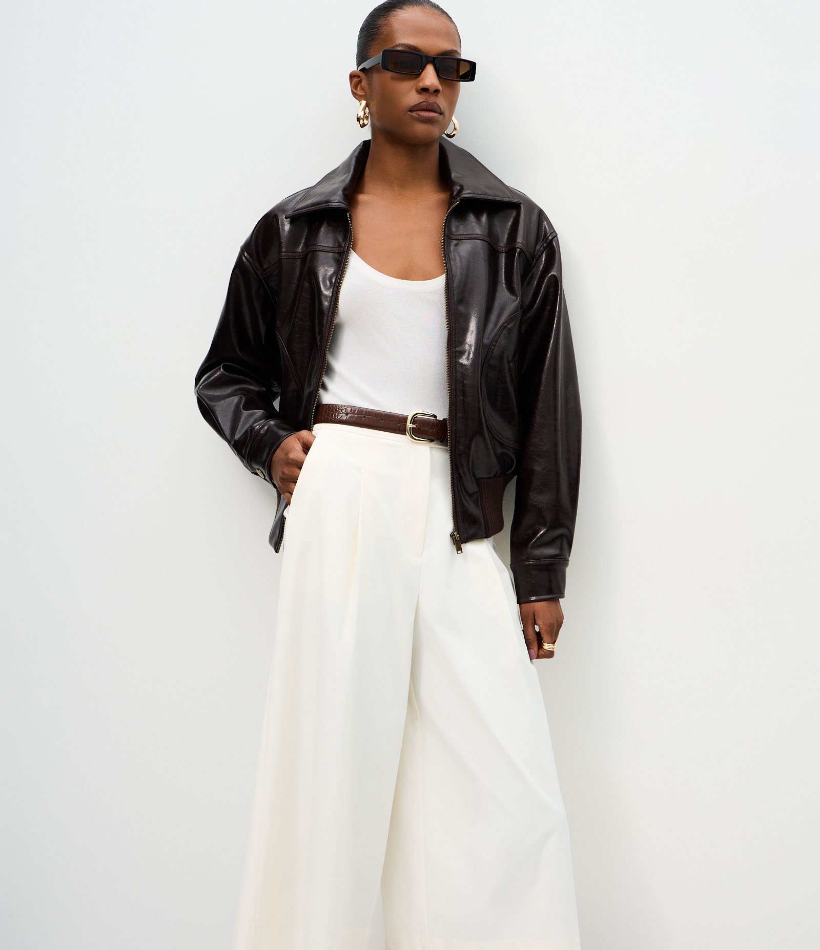 Calça Pantacourt Alfaiatada com Fechamento Discreto Off White 2