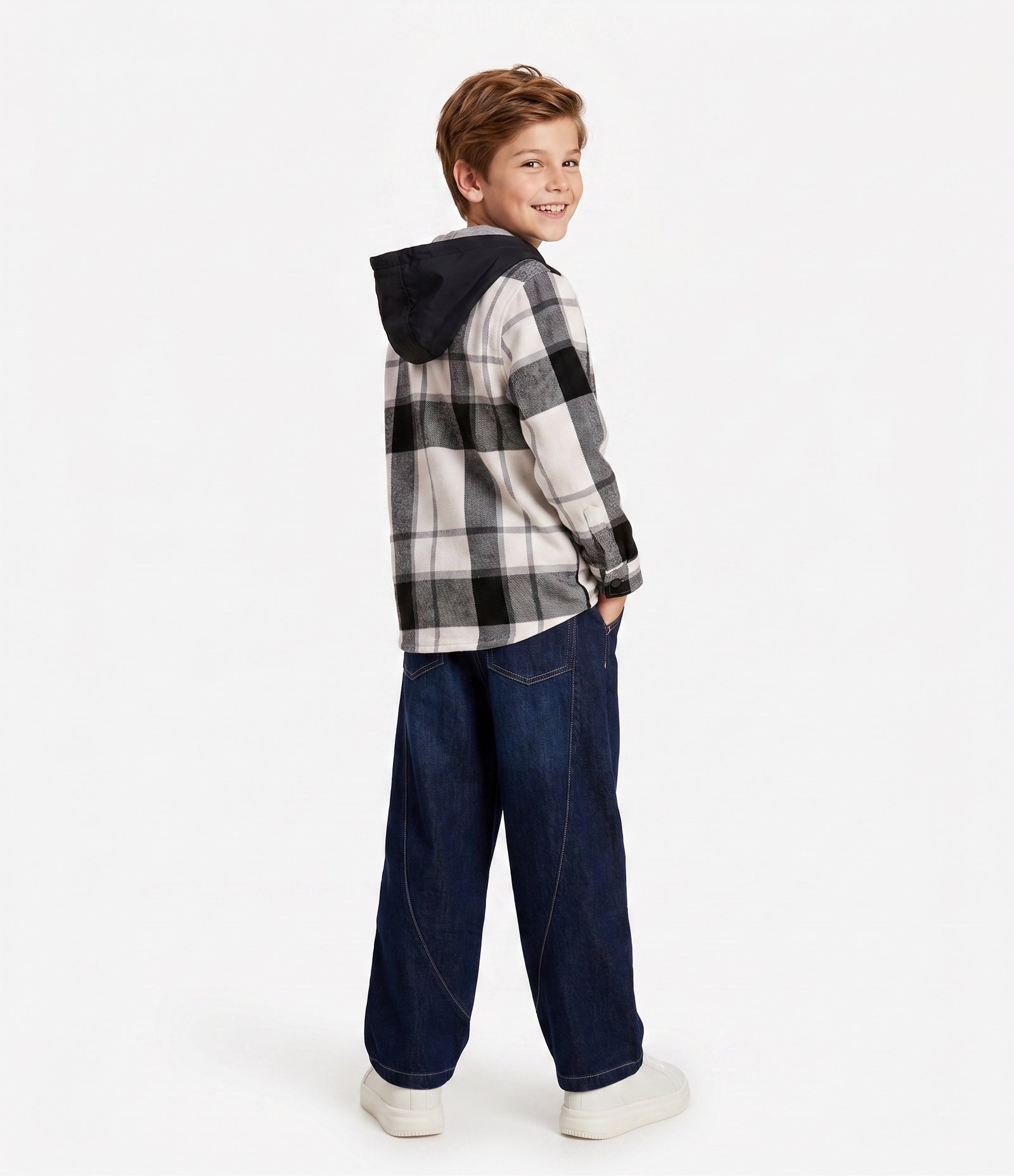 Calça Jeans Infantil Barrel Em Algodão com Recortes - Tam 5 a 14 Anos Azul Escuro 3