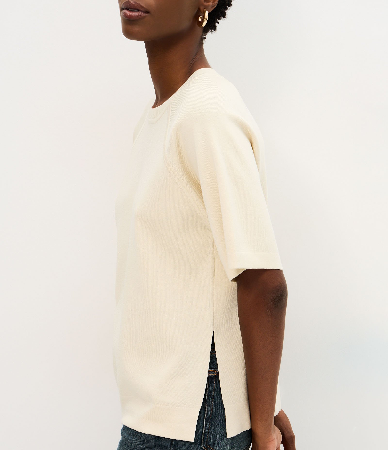 Blusa Oversized em Tricô com Cava Raglan Bege 4