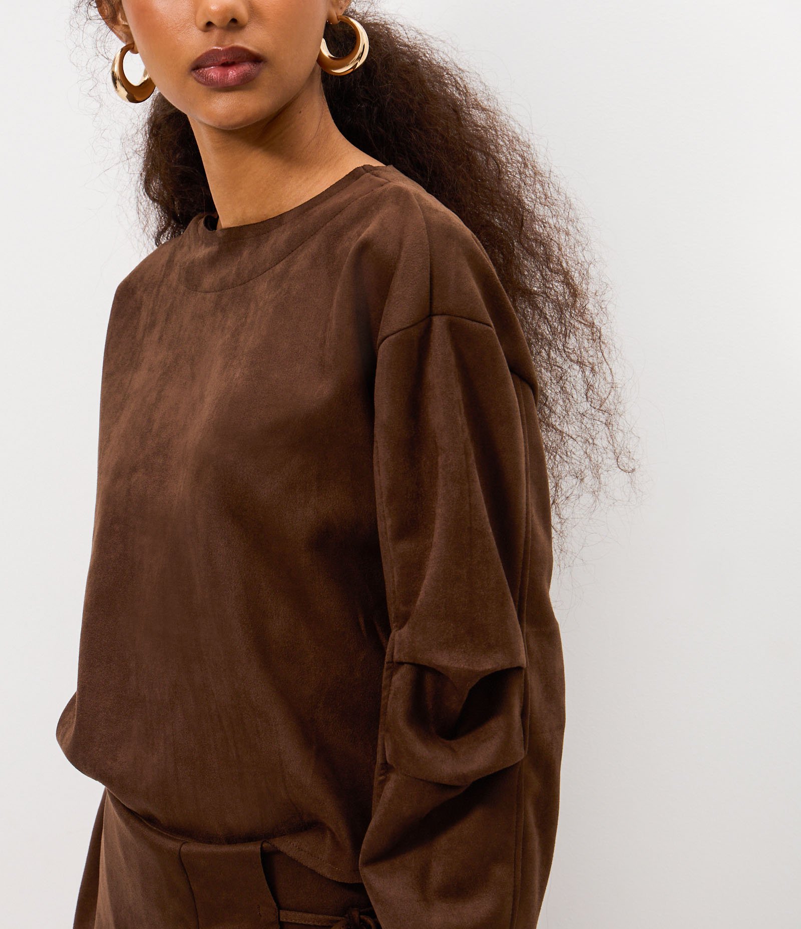 Camiseta Manga Longa em Suede com Pregas Marrom 3
