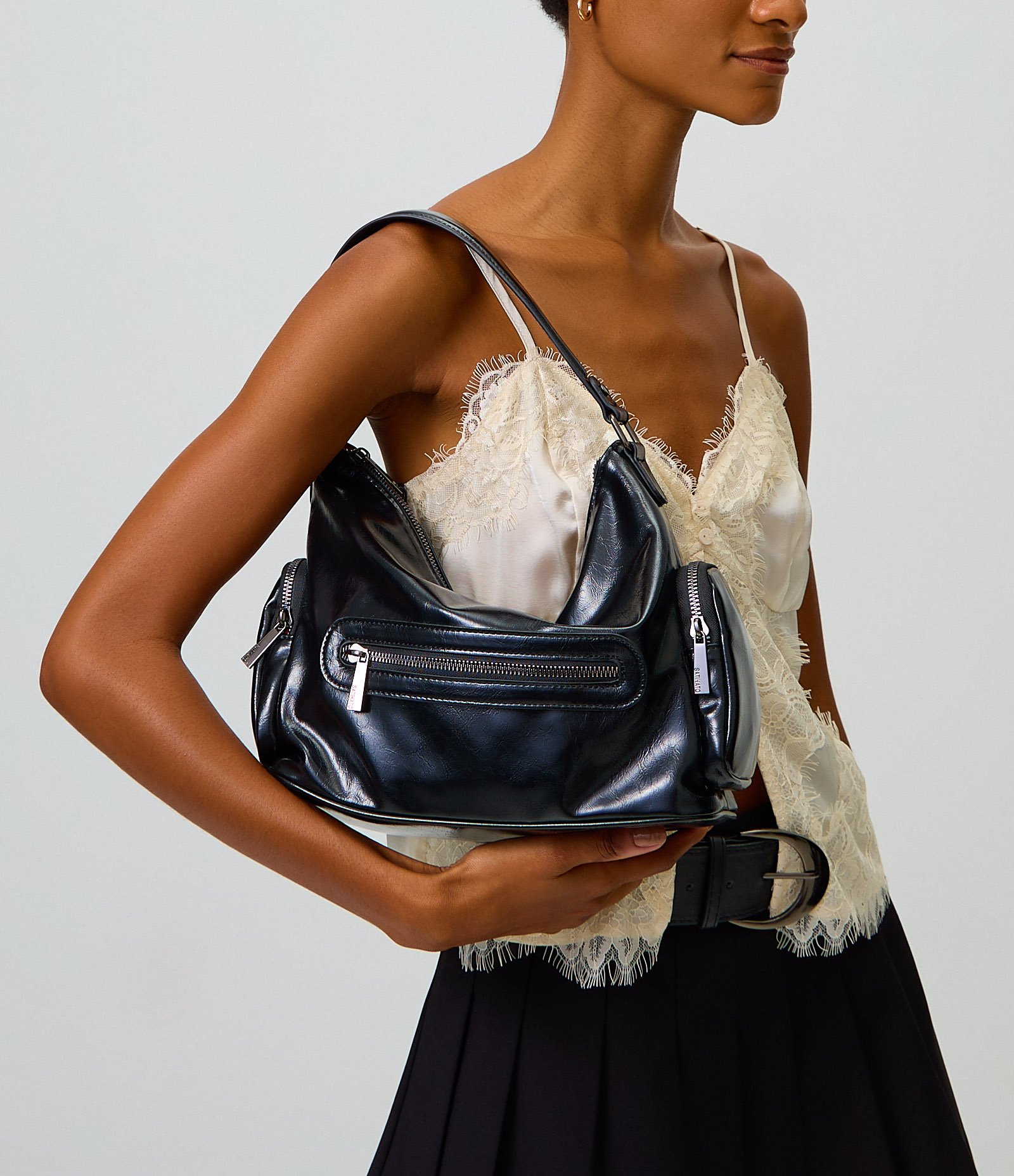 Bolsa Shoulder Média em PU com Alça Ajustável Preto 1