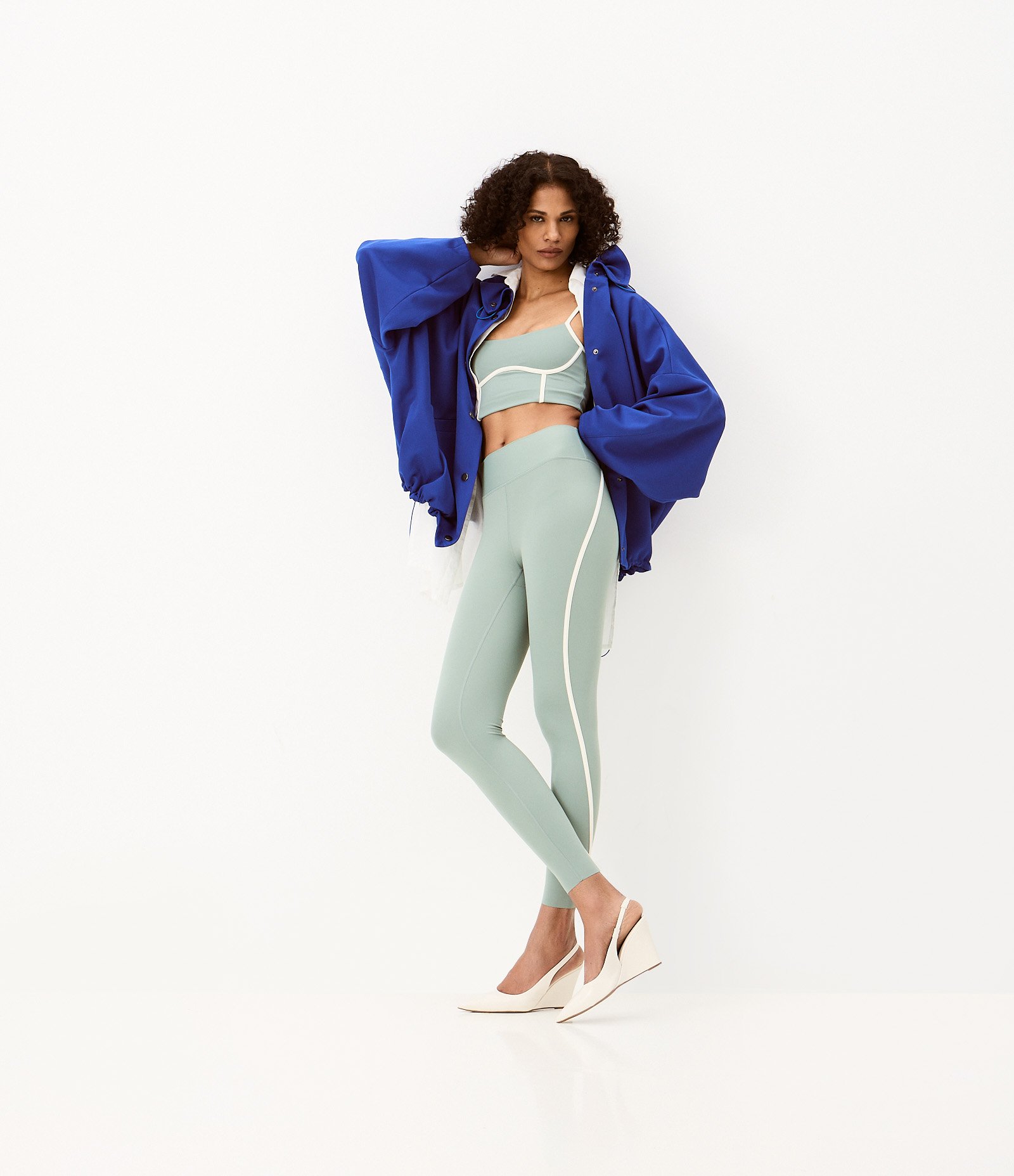 Calça Legging Esportiva em Microfibra com Detalhes Contrastantes Verde 3
