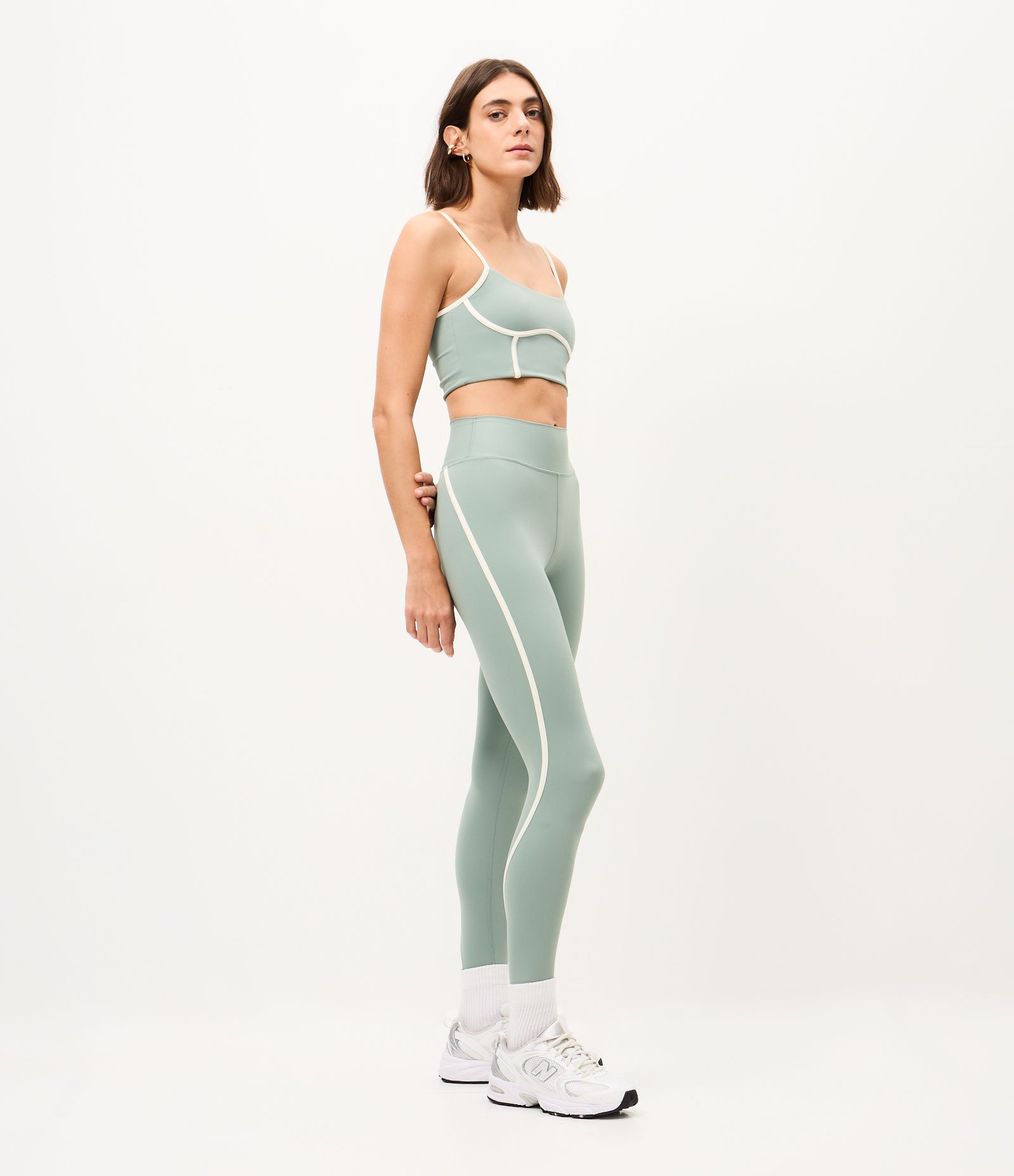 Calça Legging Esportiva em Microfibra com Detalhes Contrastantes Verde 1