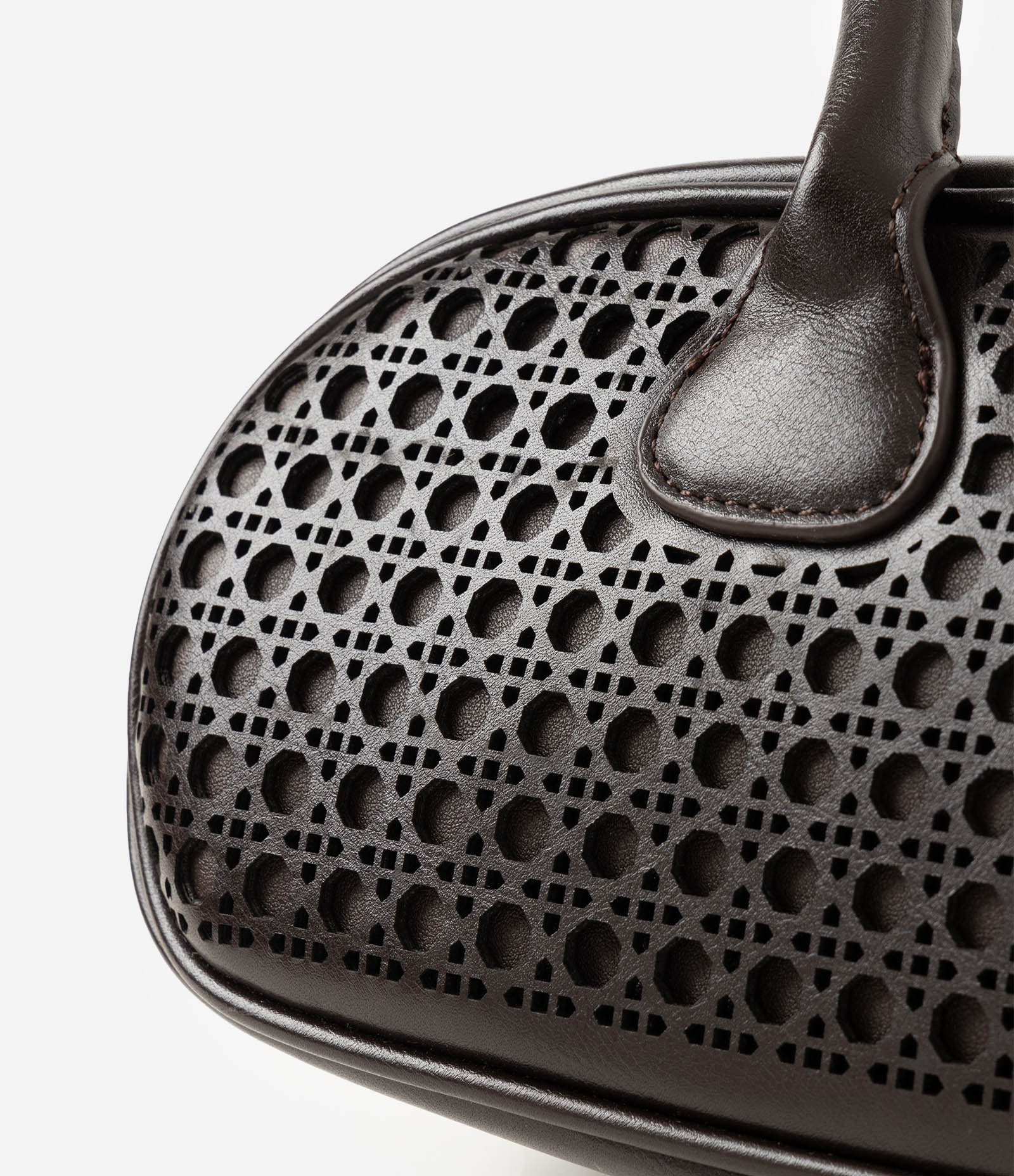 Bolsa Bowling Grande em PU com Trama Vazada Marrom 6