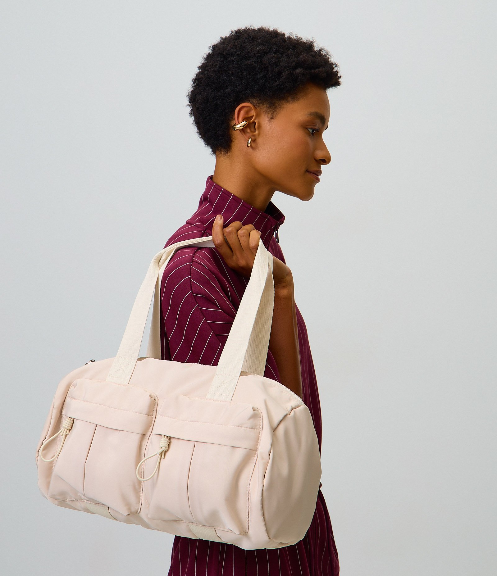 Bolsa Bowling Média com Bolsos Funcionais Bege 2