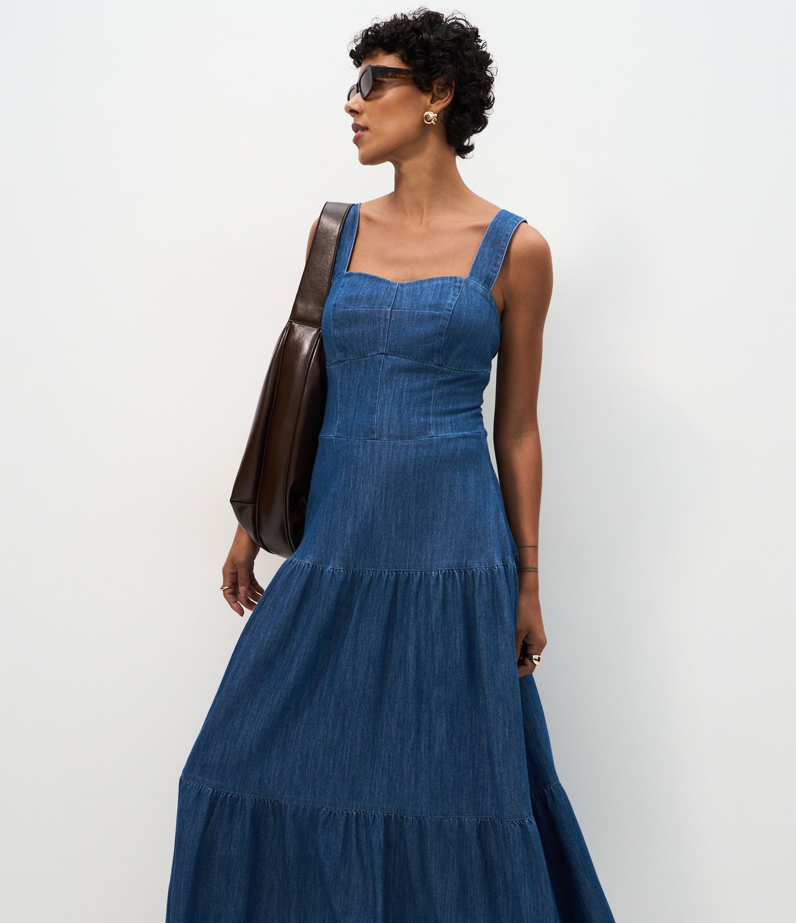 Vestido Midi em Jeans com Decote Coração Azul 1