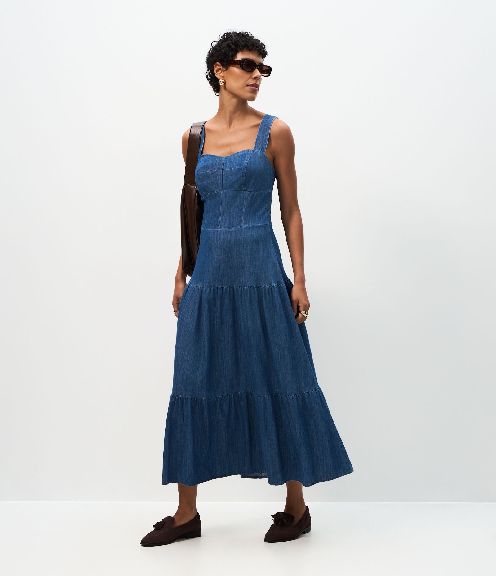 Vestido Midi em Jeans com Decote Coração Azul 2