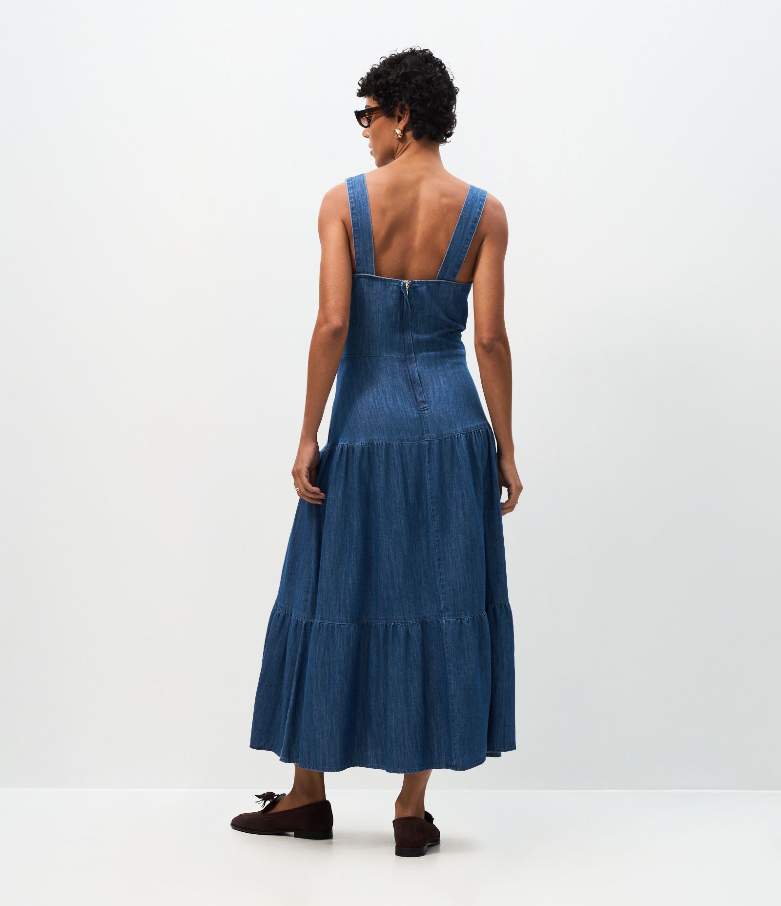 Vestido Midi em Jeans com Decote Coração Azul 4