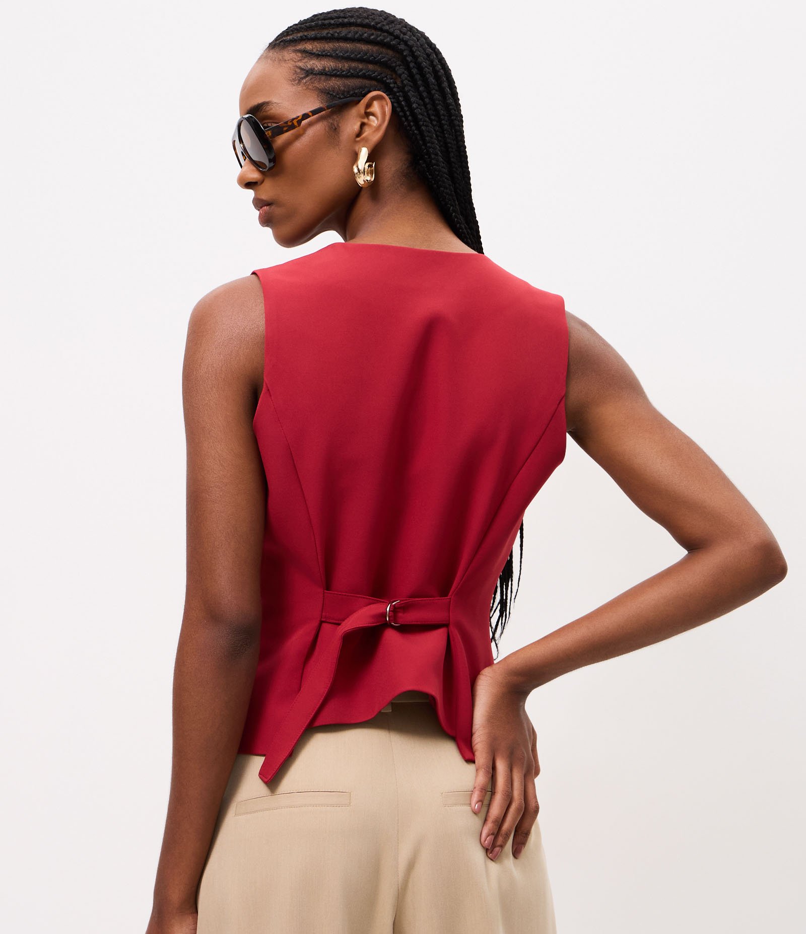 Colete Slim Alfaiatado com Decote V e Botões Vermelho 4