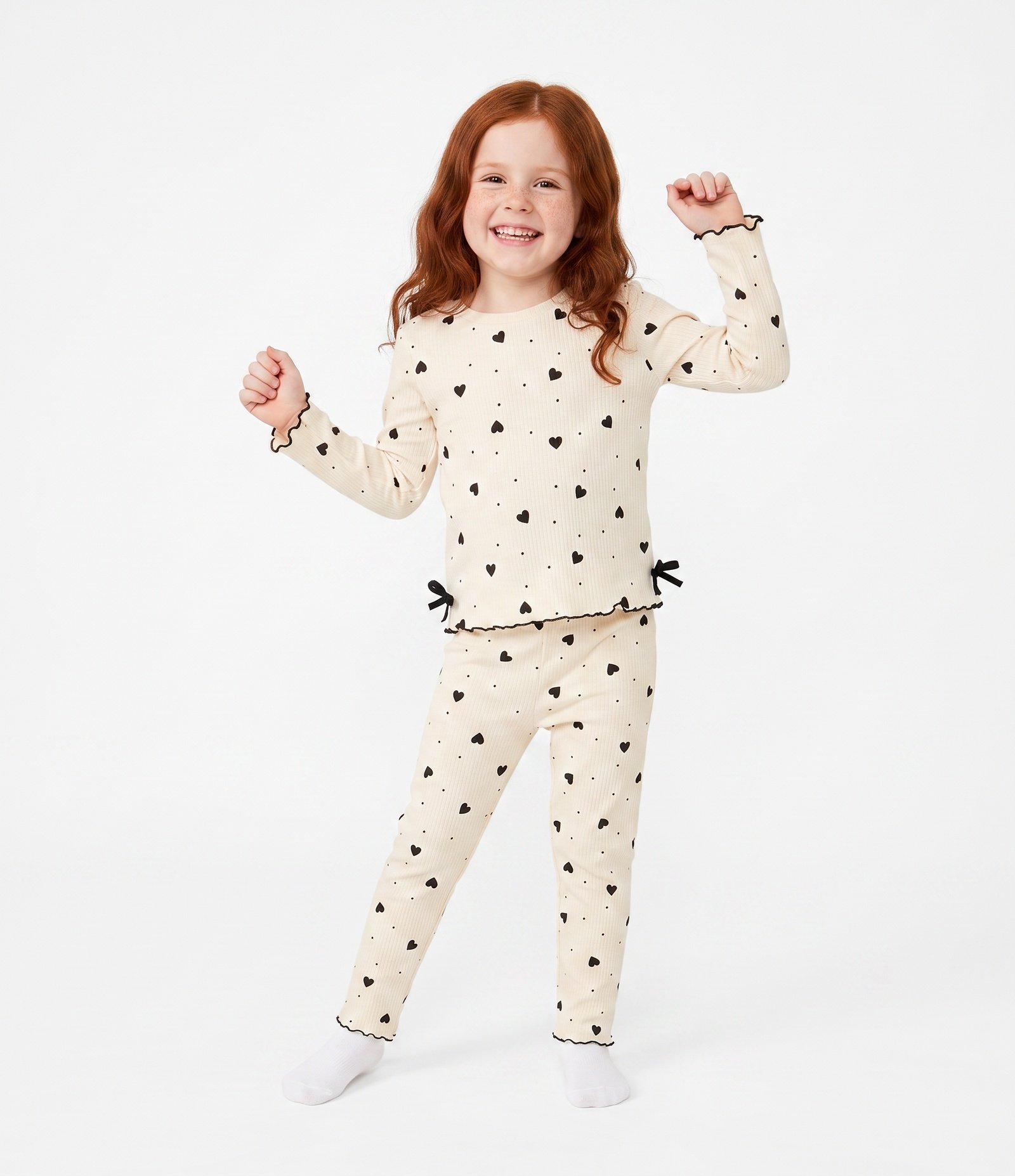 Pijama Infantil Longo com Estampa de Corações e Laços – Tam 2 a 14 Anos Off White 1